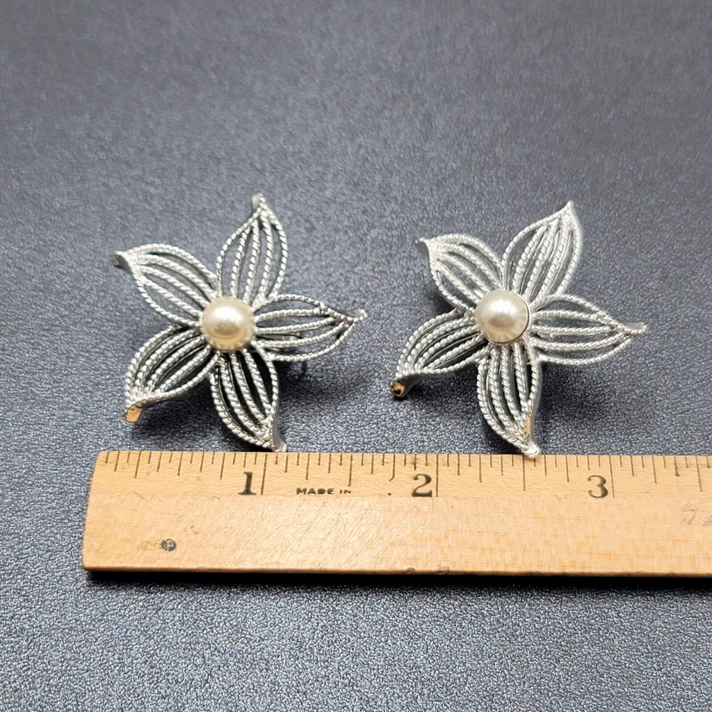 Vintage Flower Clip on Earrings Silver tone Sarah Cov White Faux Pearl 1.5"