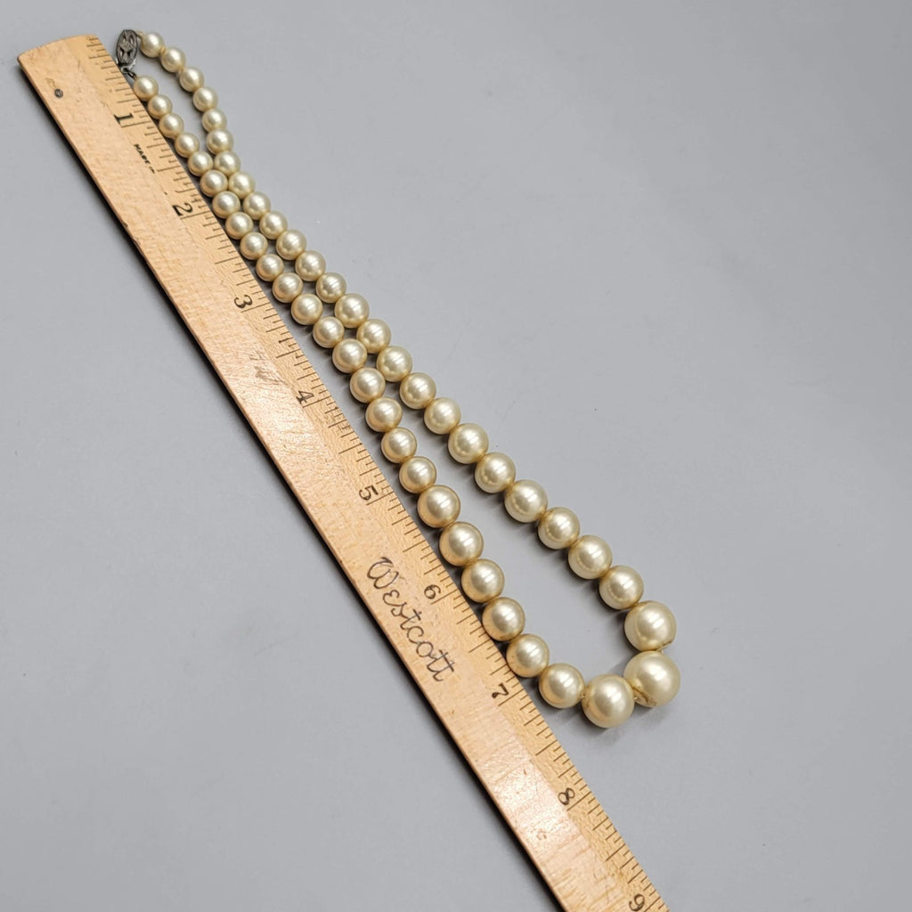 Vintage Glass Imitation Pearls Necklace Graduated Beads 15 in Needs Cleaning