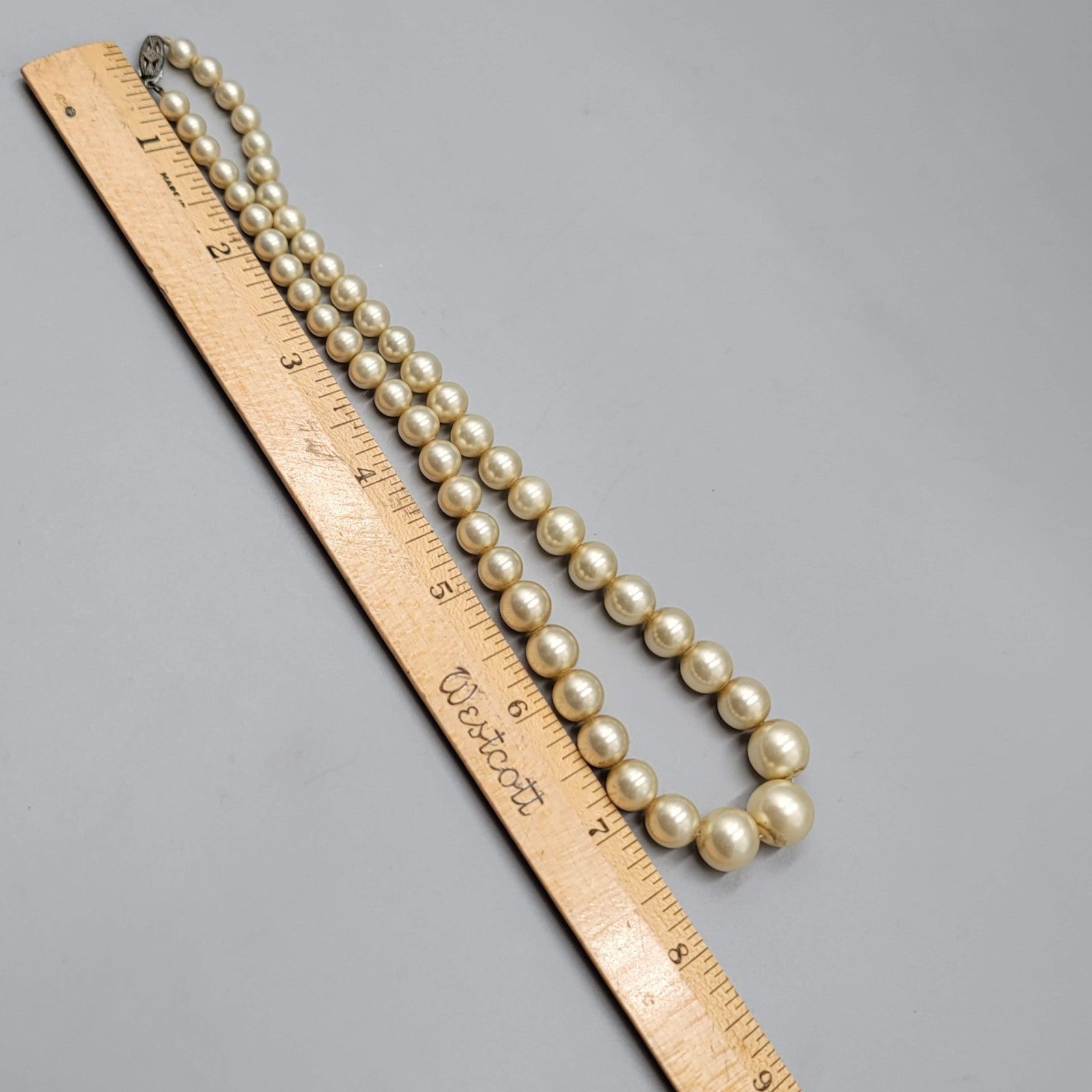 Vintage Glass Imitation Pearls Necklace Graduated Beads 15 in Needs Cleaning