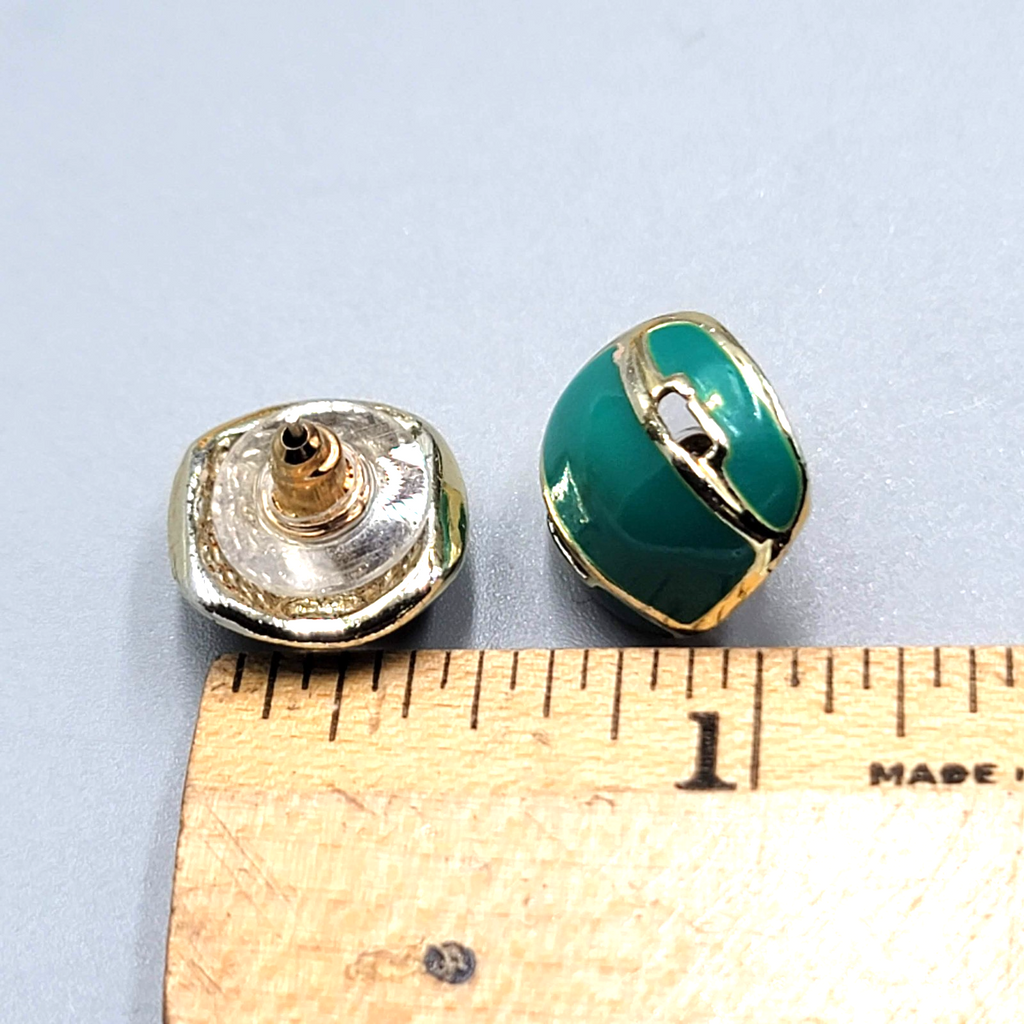 Vintage Green Enamel Stud Pierced Earrings Gold tone  1/2"