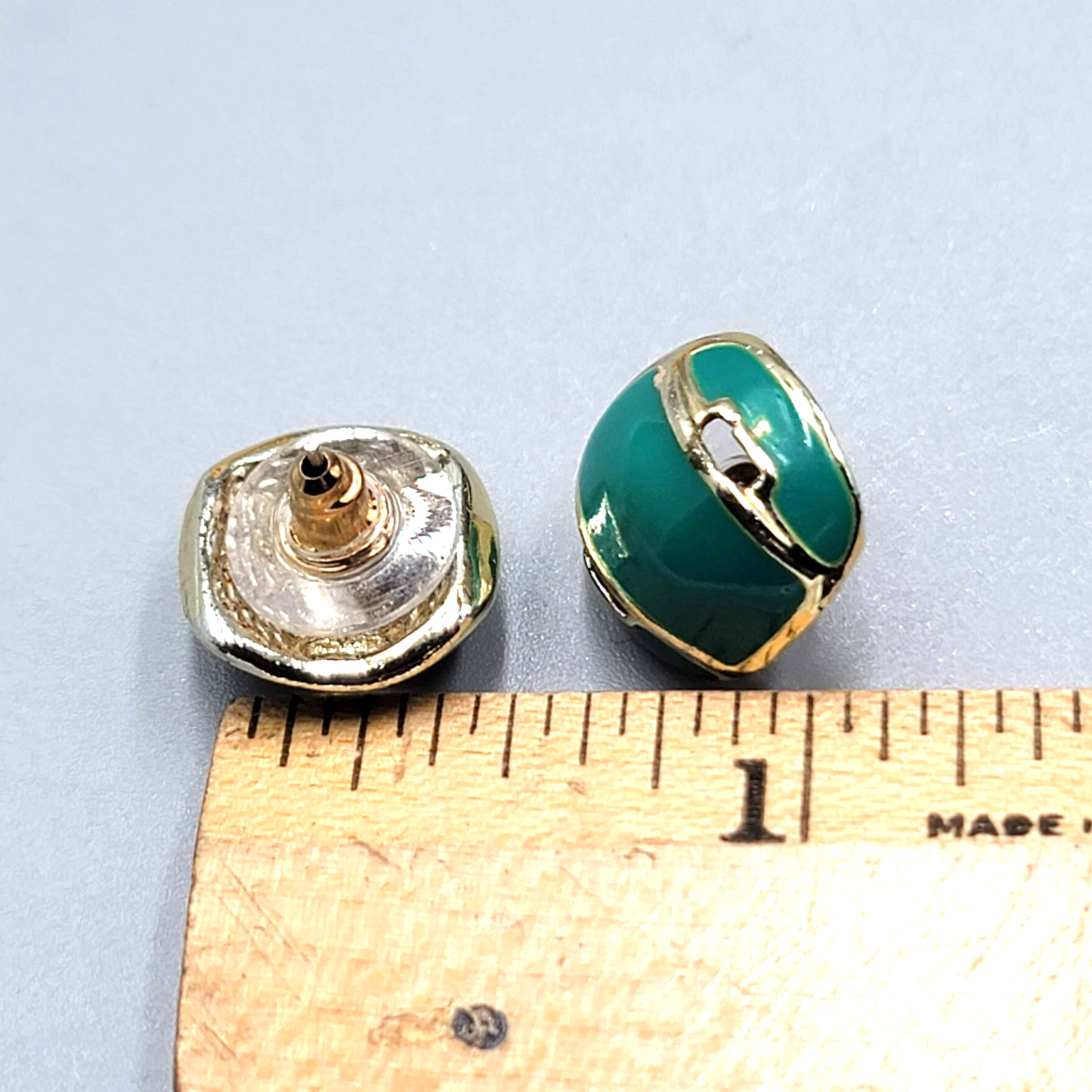 Vintage Green Enamel Stud Pierced Earrings Gold tone  1/2"