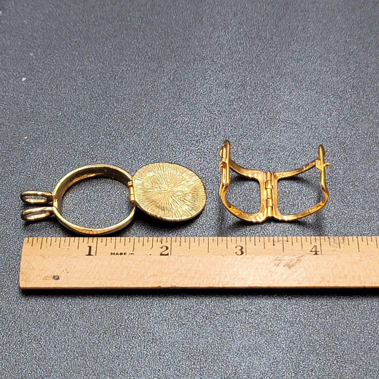 JOAN RIVERS Signed Gold Plated Clasp and Pendant Pieces in Good Condition
