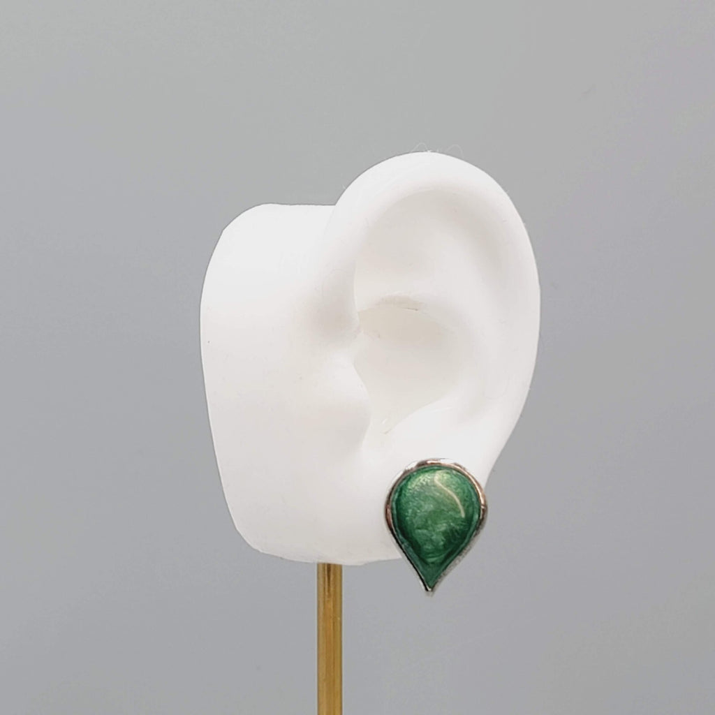 Vintage Reverse Teardrop Pierced Earrings Silver tone Green Enamel Drop 3/4"