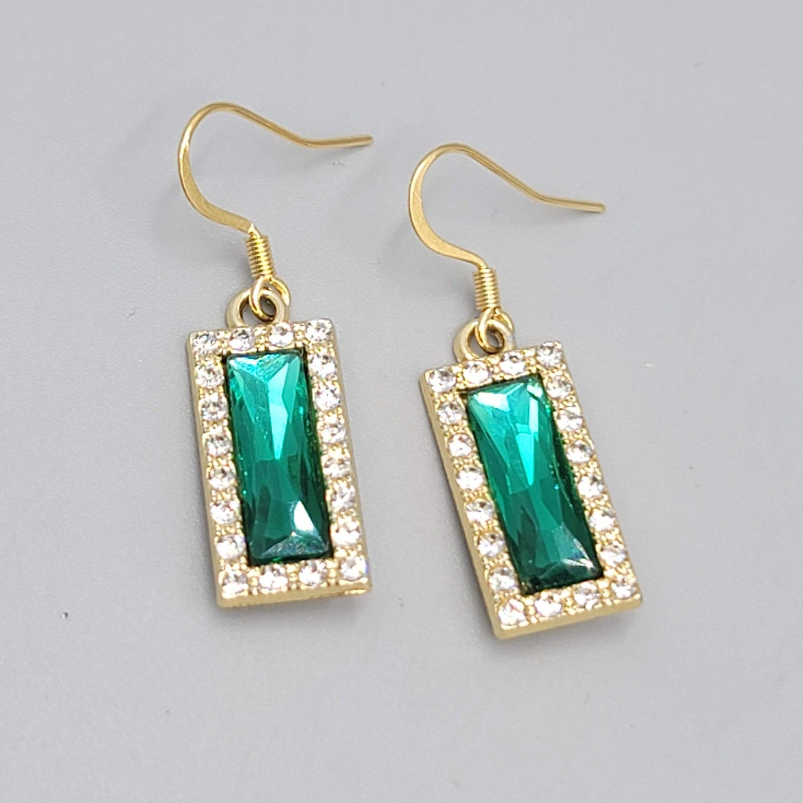 Green Rhinestone Rectangle Pierced Earrings Gold tone Dangle 7/8"