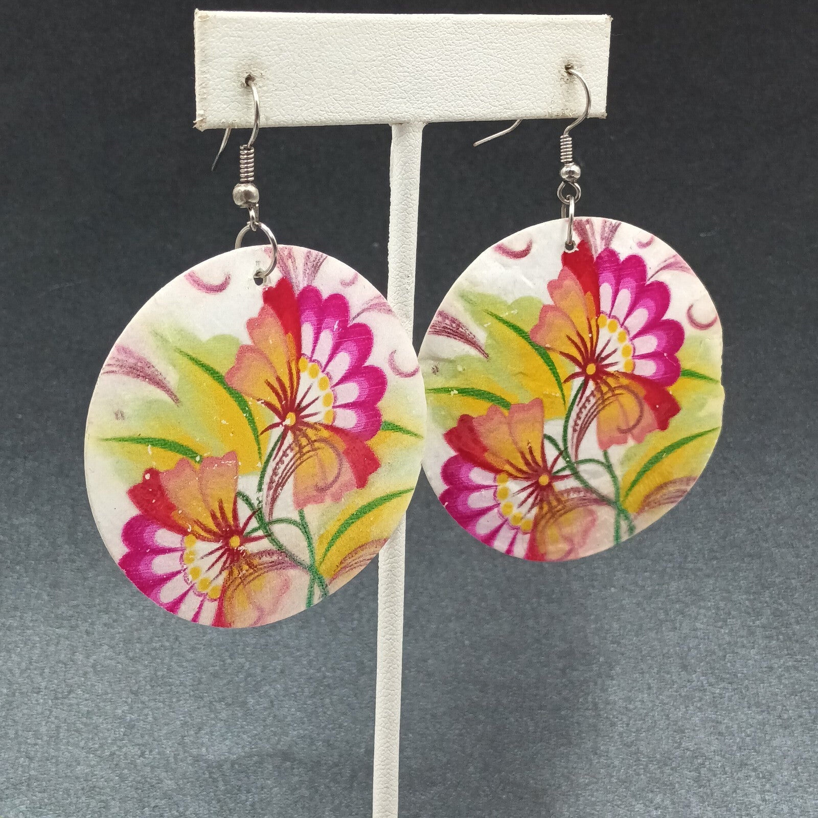 Pierced Earrings Painted Shell Round Multicolor Flower Silver tone Dangle 2"