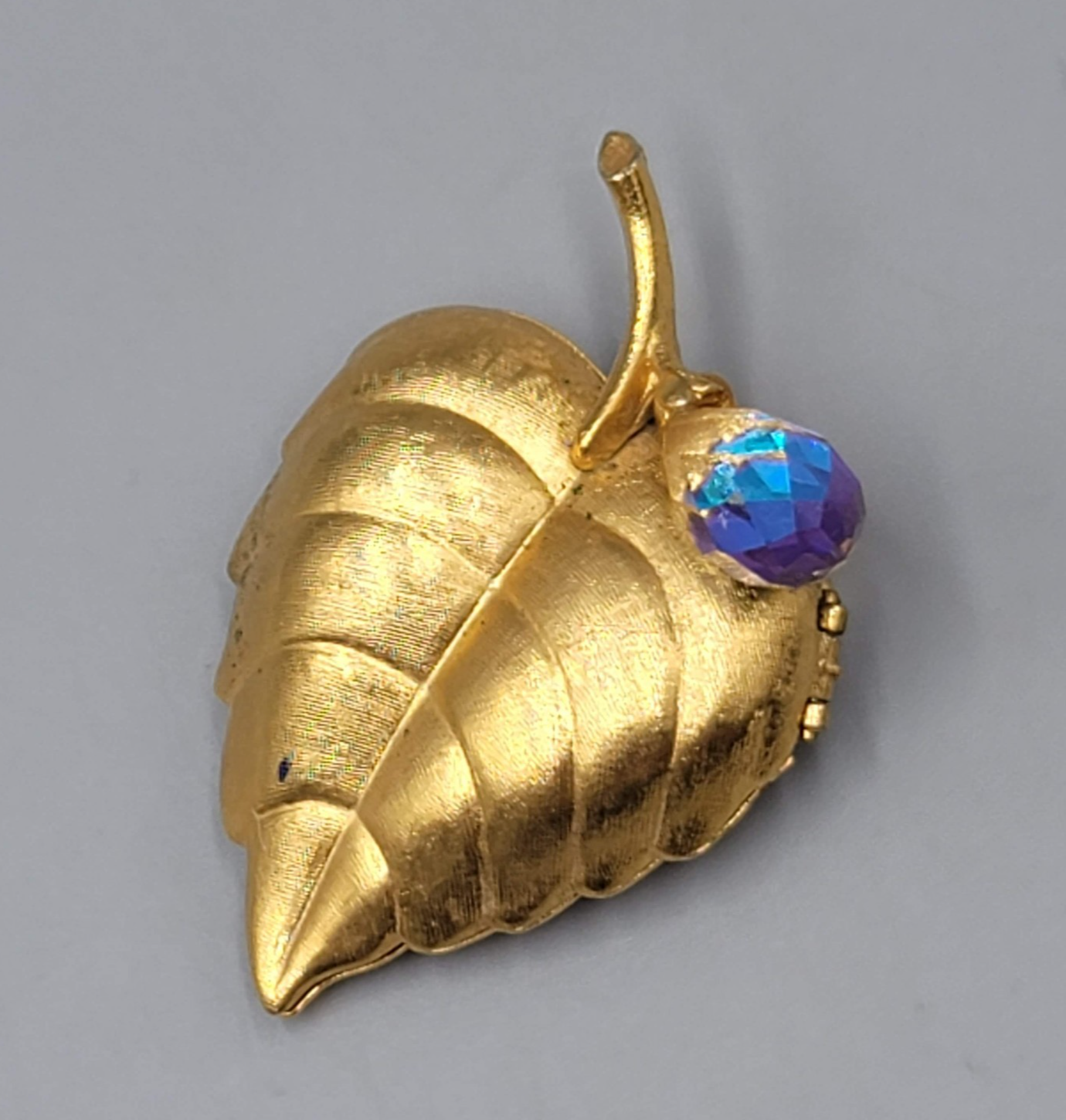 Vintage Signed Avon Gold Tone AB Faceted Teardrop Leaf Brooch Perfume Locket