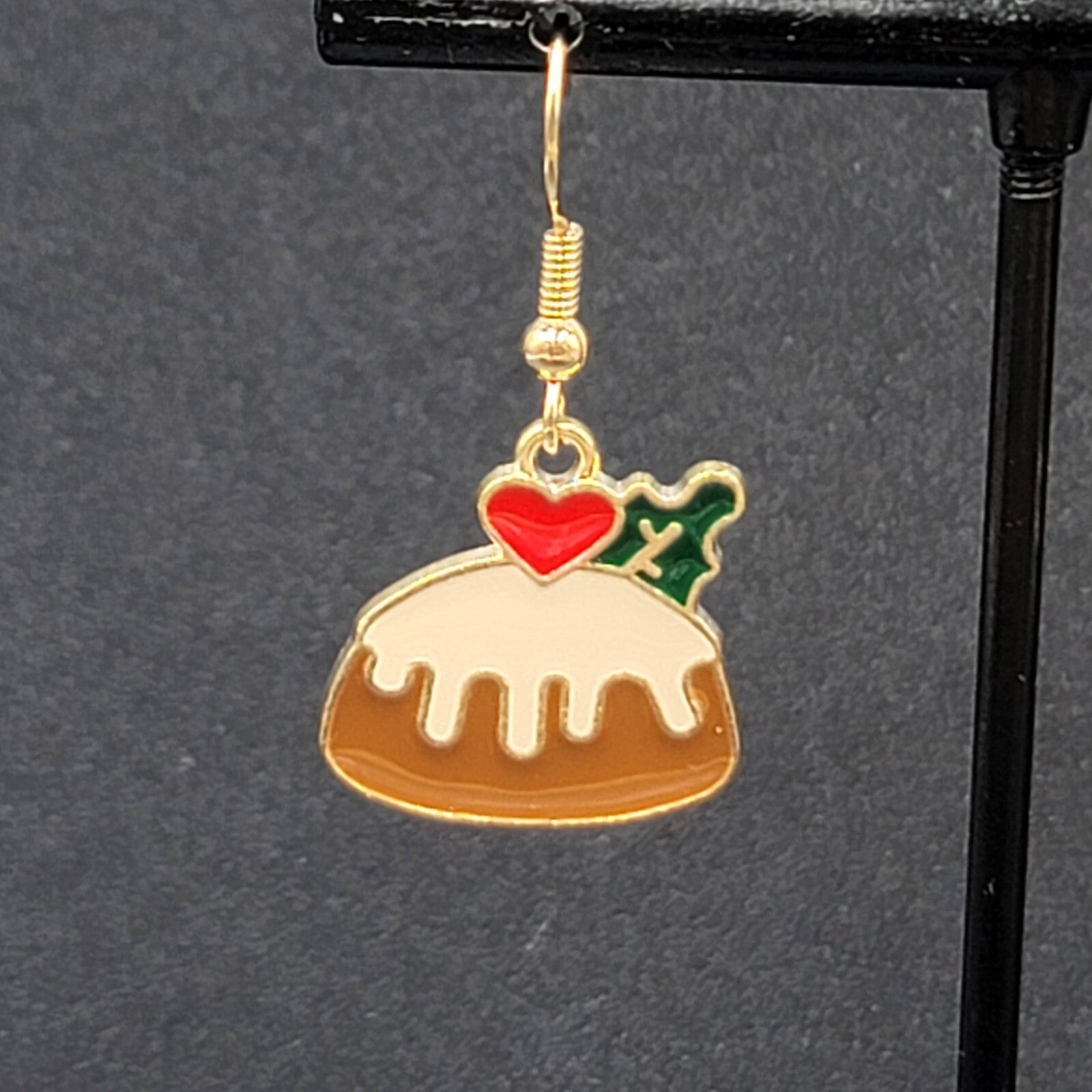Bundt Cake Pierced Earrings Gold tone Dangle Enamel Sweet Treat 3/4"