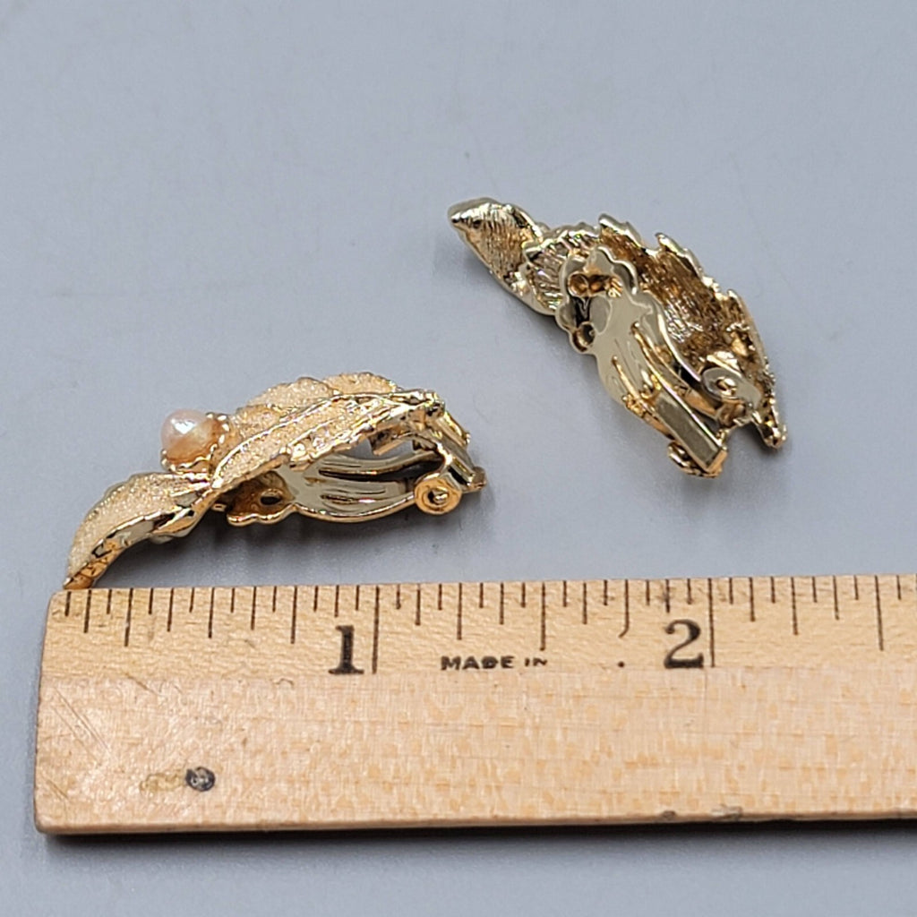 Vintage Climber Clip on Earrings Gold tone Textured Leaf White Bead 1.25"