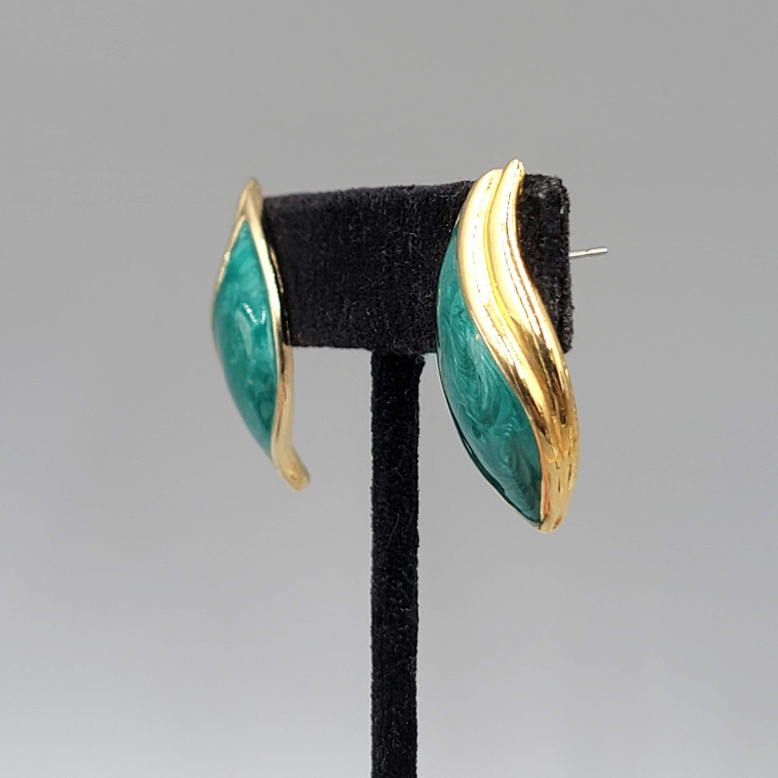 Vintage Green Enamel Pierced Earrings Gold tone Climber 1.25"