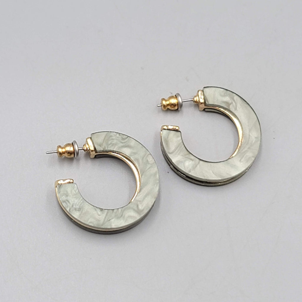 Vintage Green Resin Hoops Pierced Earrings Gold tone 1 in
