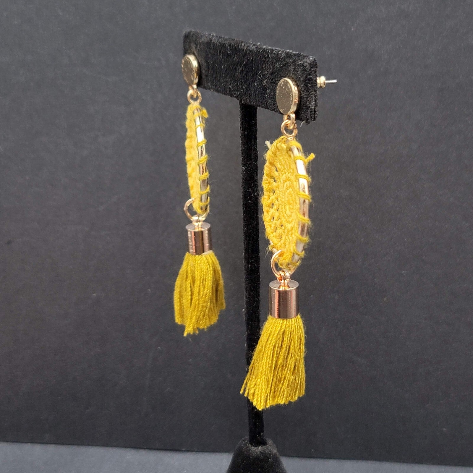 Boho Pierced Earrings Gold tone Yellow String Medallion Tassel 2.75"
