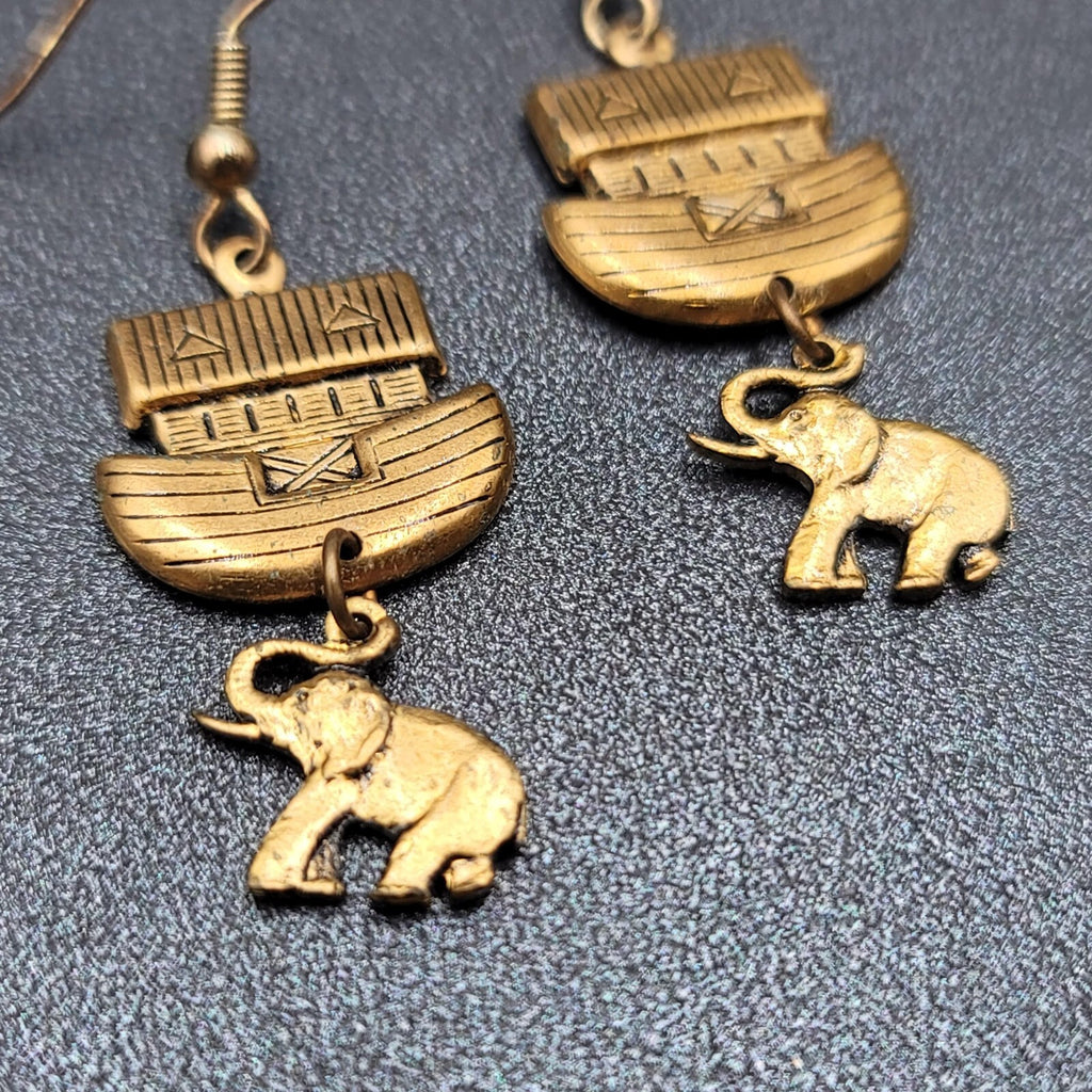 Vintage Noahs Ark Pierced Earrings Gold tone Elephant Dangle 1.25"