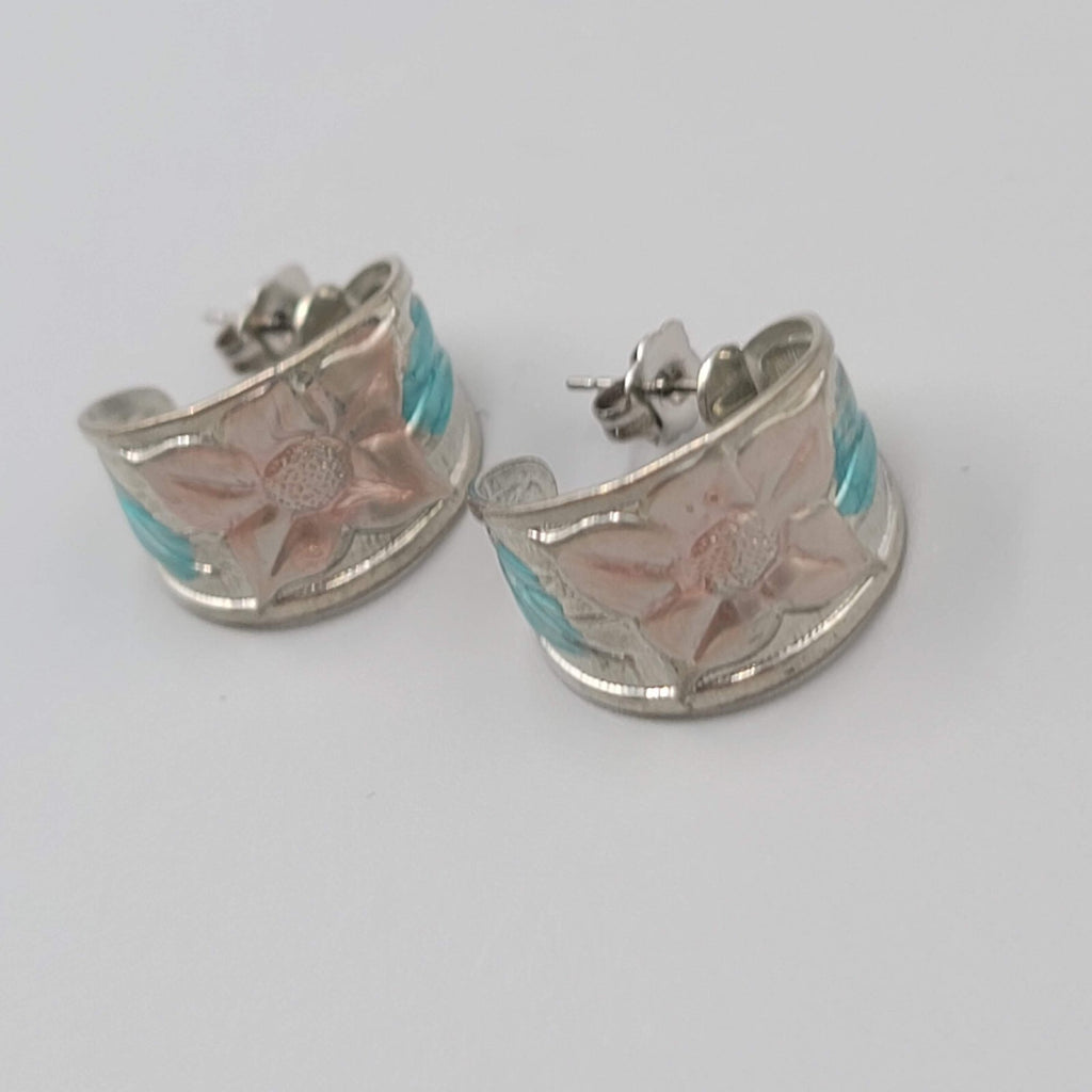 Vintage Hoops Pierced Earrings Silver tone Pastel Pink Blue Embossed Flowers 5/8