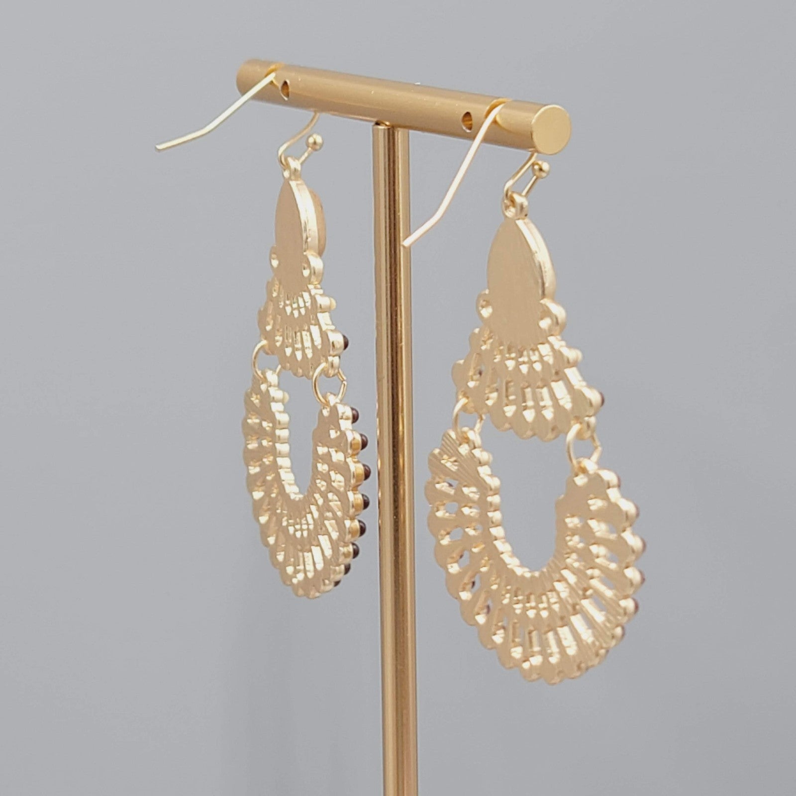 Boho Chandelier Pierced Earrings Gold toen Dangle Faux Stone 2"