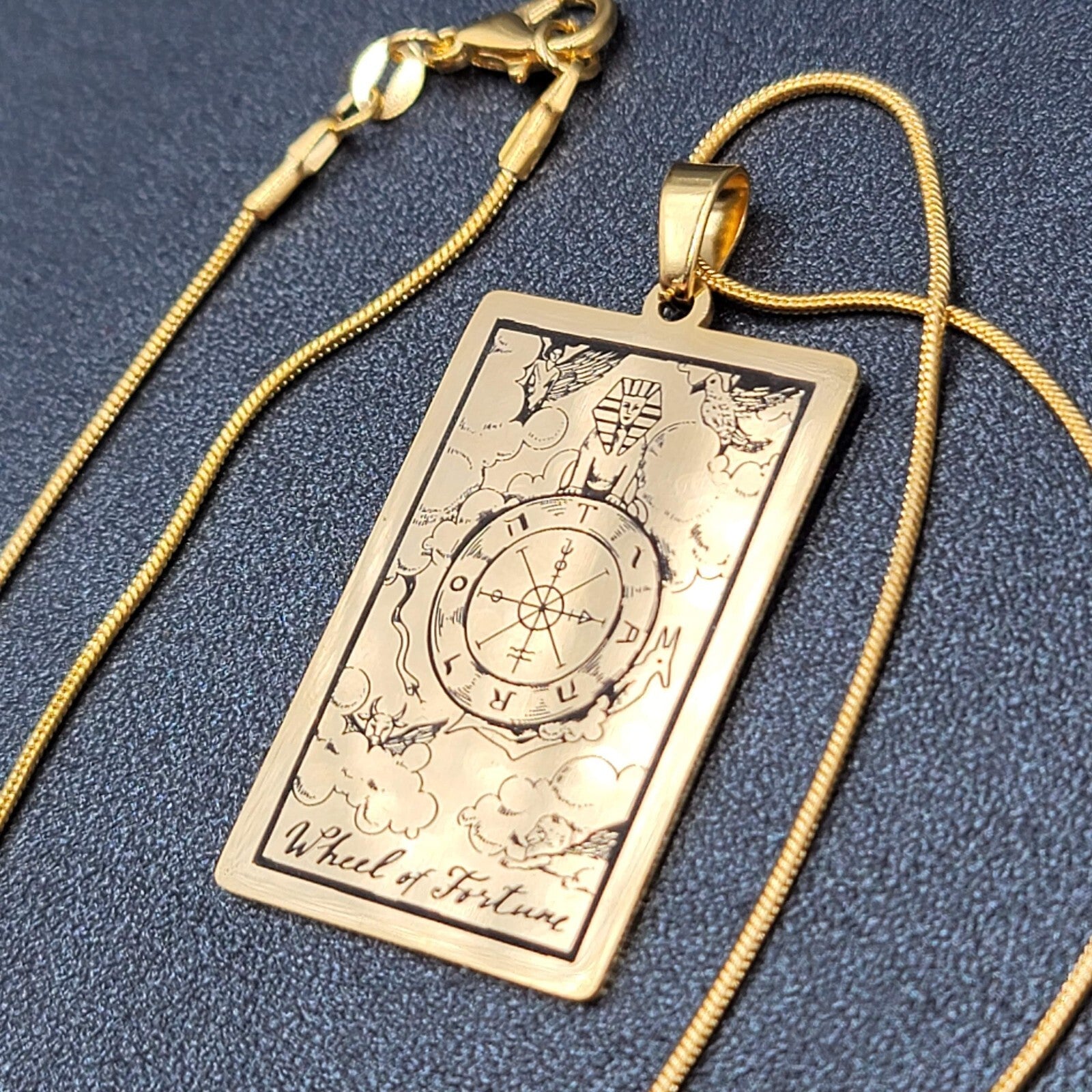 WHEEL OF FORTUNE Tarot Card Pendant Necklace Major Arcana Gold tone 18”.