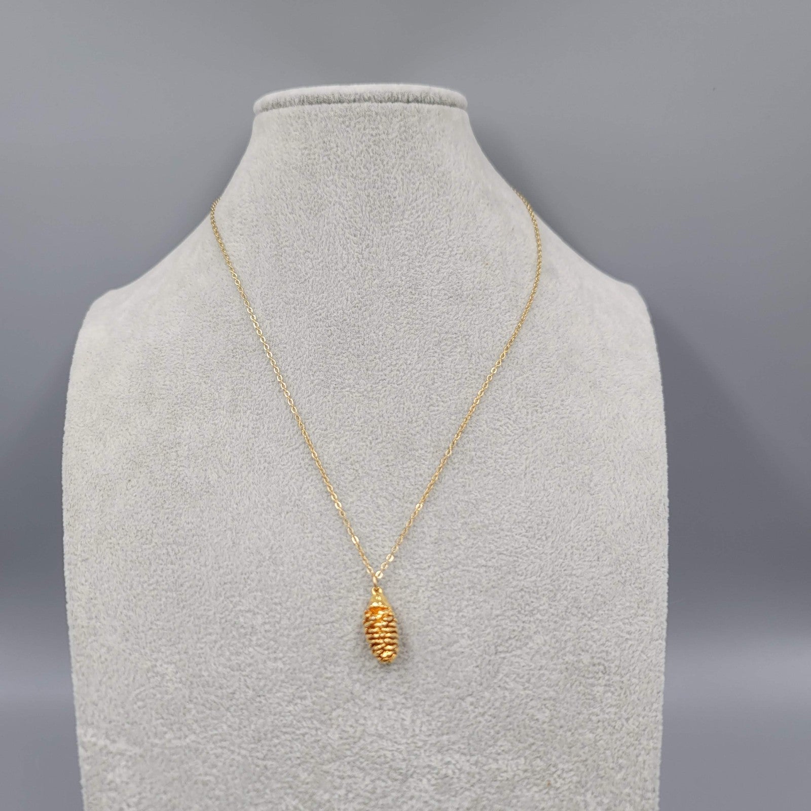 Vintage Gold Plated Pine Cone Pendant Necklace Estate Costume Jewelry 18"