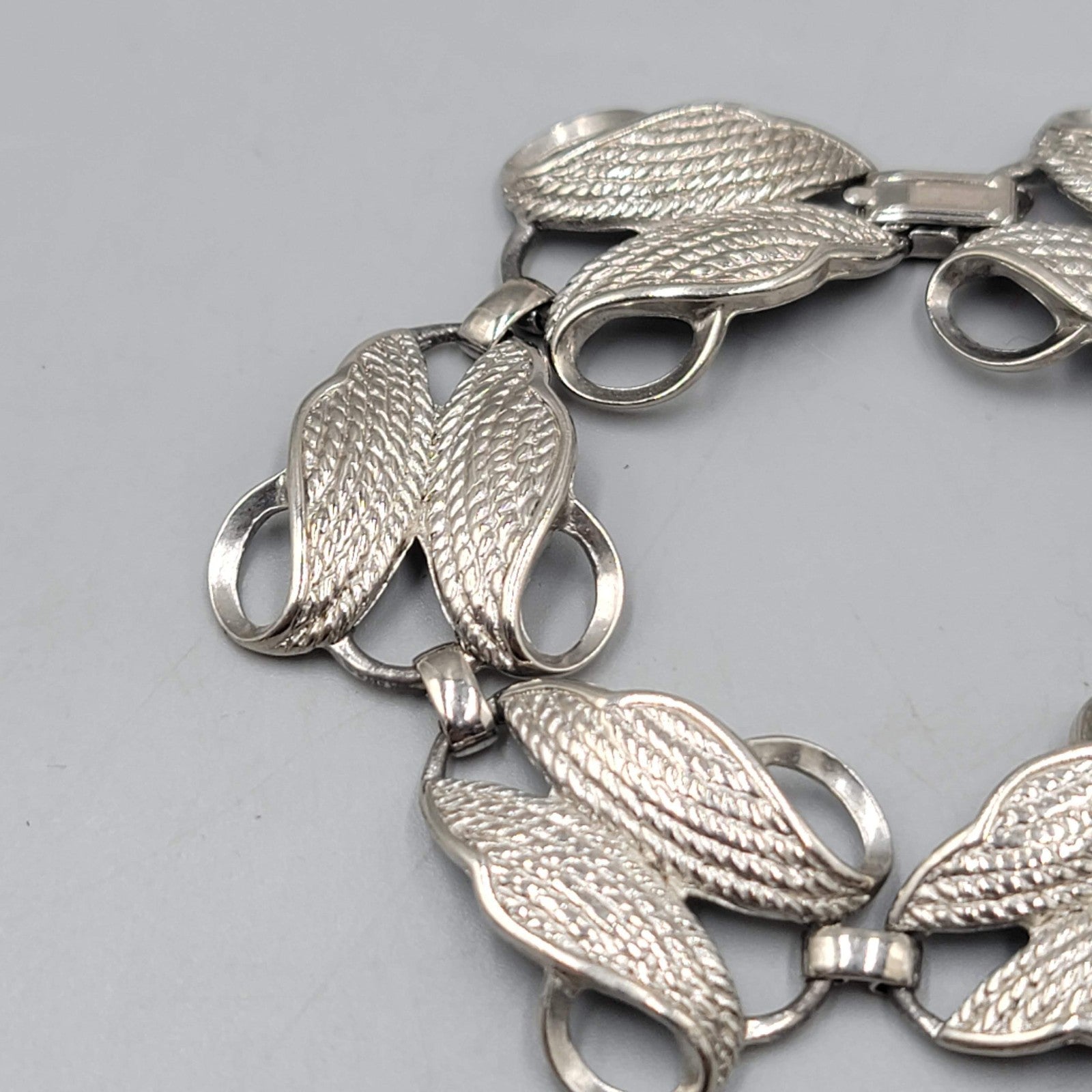 Vintage Bracelet Silver tone Textured Leaves 7.25 in