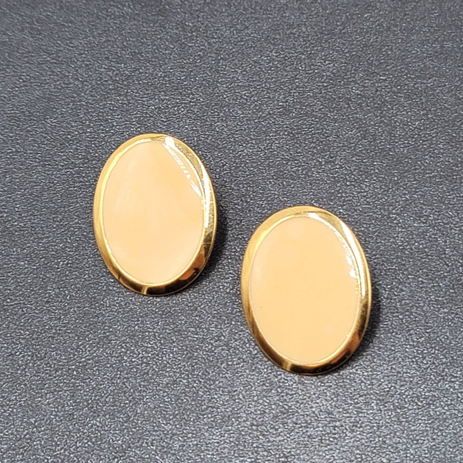 Vintage Pierced Earrings Gold tone Oval Off White Enamel Flat Lightweight 1.25"