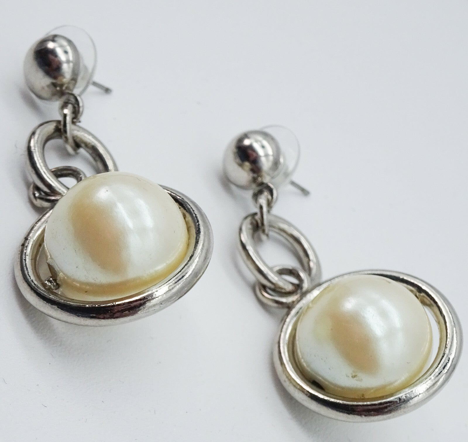 Silvertone Dangle Faux Pearl Pierced Earrings Estate Costume Jewelry 2" 