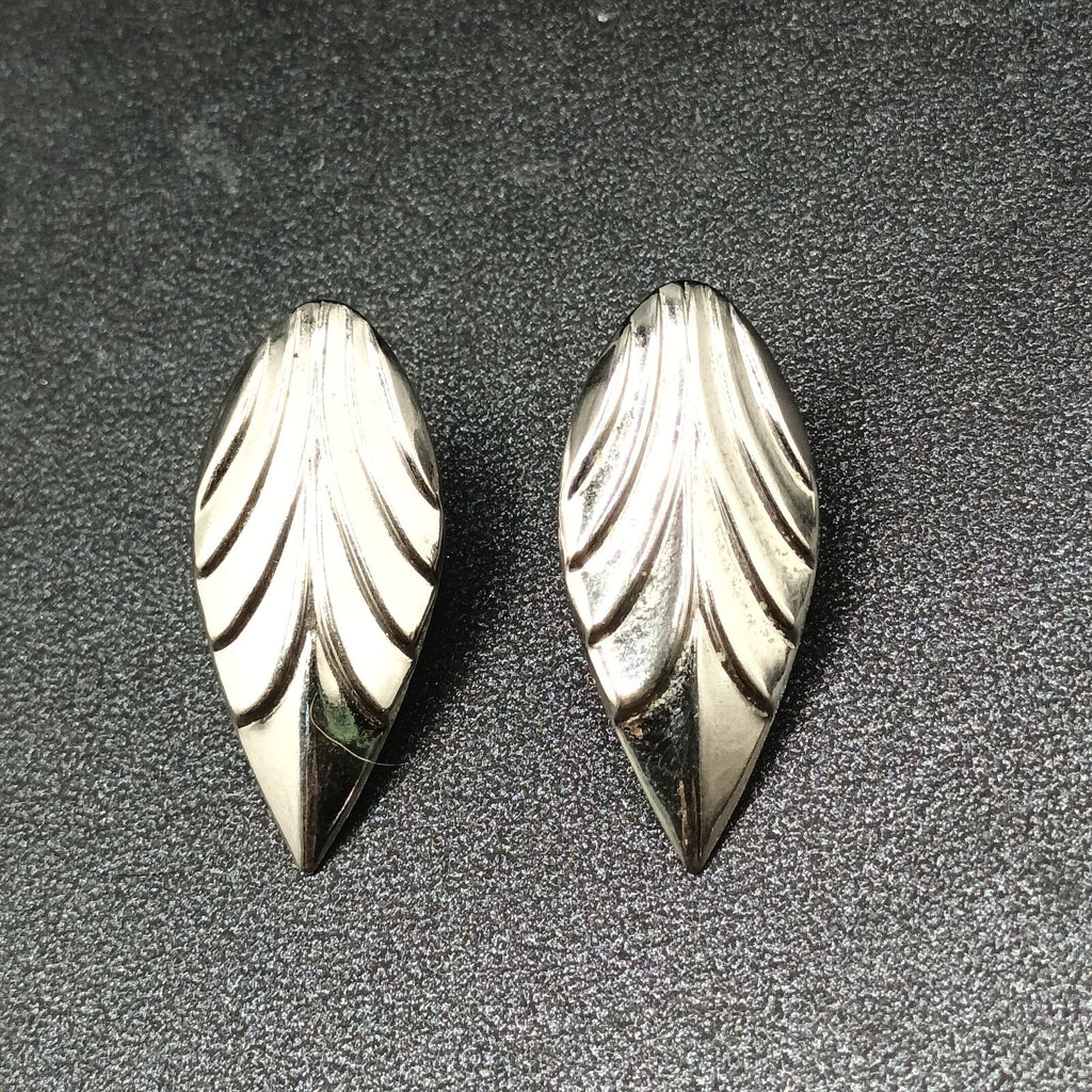 Pierced Earrings Silver tone Textured leaf Drop 1 1/8"