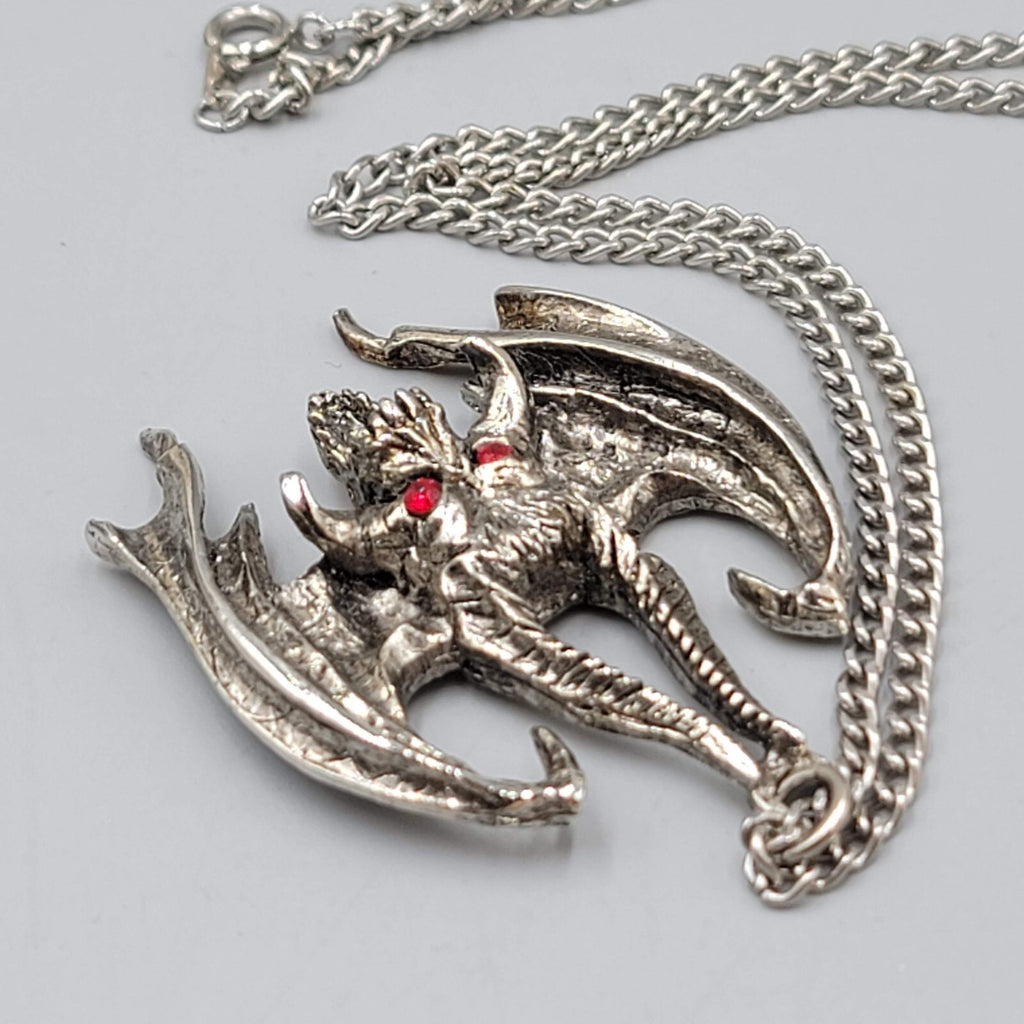Vintage Red Eye Demon Necklace Silver tone Chain Metal Rocker Goth 20"