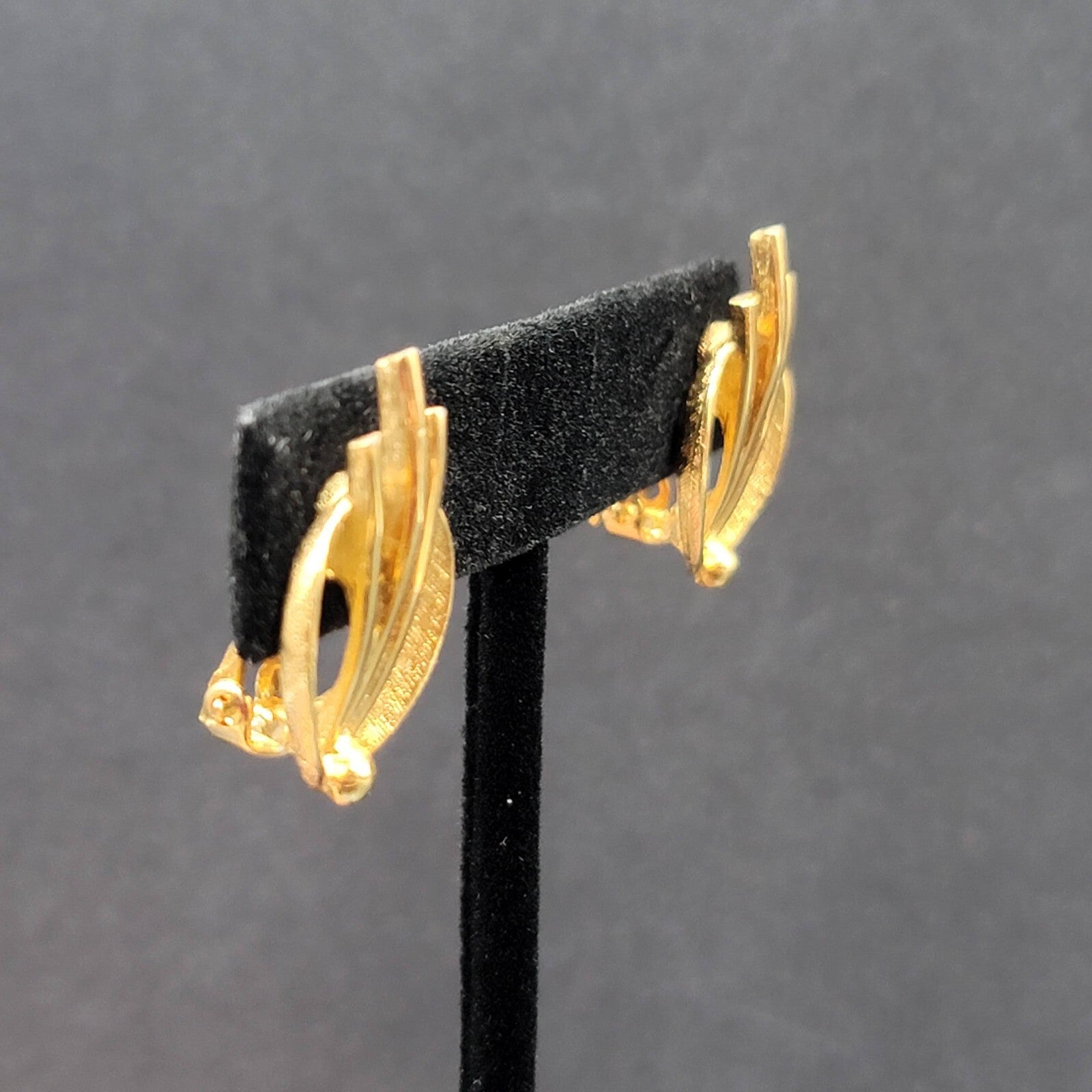 Vintage Clip on Earrings Gold Plated Open Oval Drop Estate Jewelry 1"