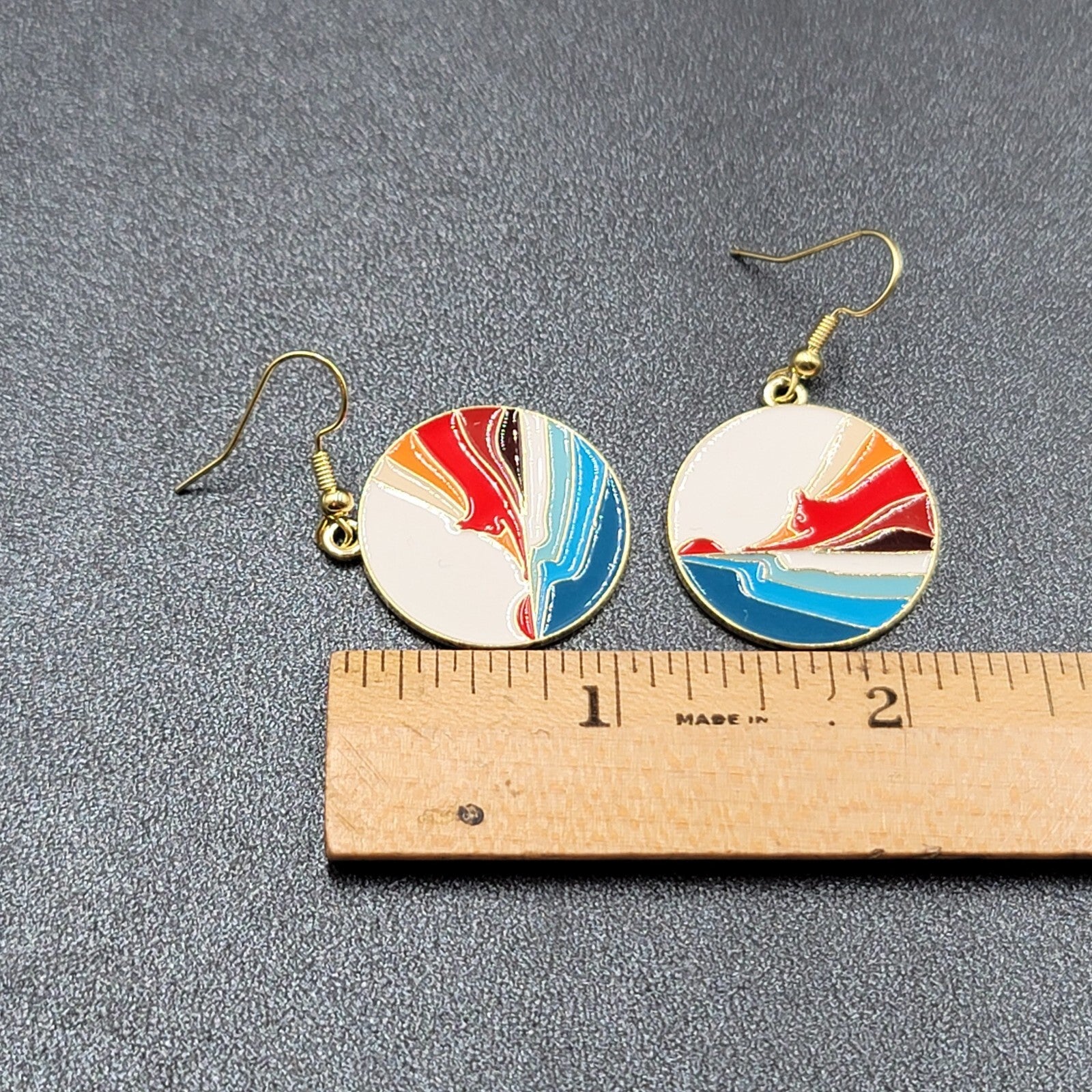Kitty Cat Rising Sun Pierced Earrings Japanese Style Art Gold tone Dangle 1"