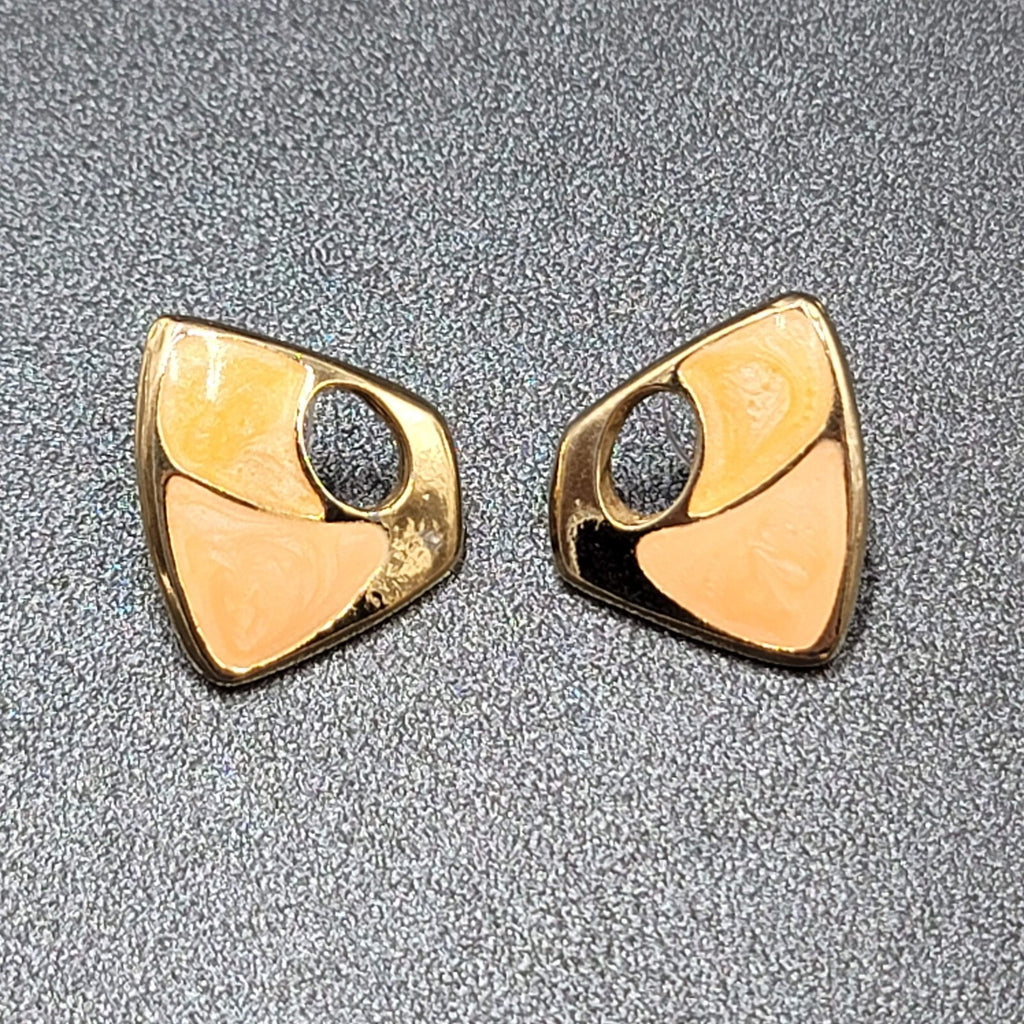 Vintage Pierced Earrings Peach Pink Enamel Gold tone Drop 3/4"
