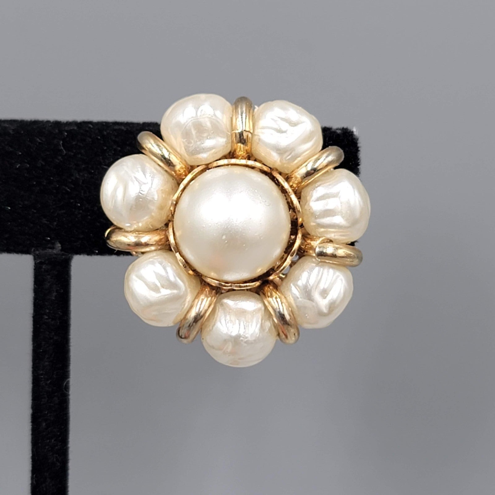 Vintage White Bead Flower Clip on Earrings Gold tone 1 1/8 in