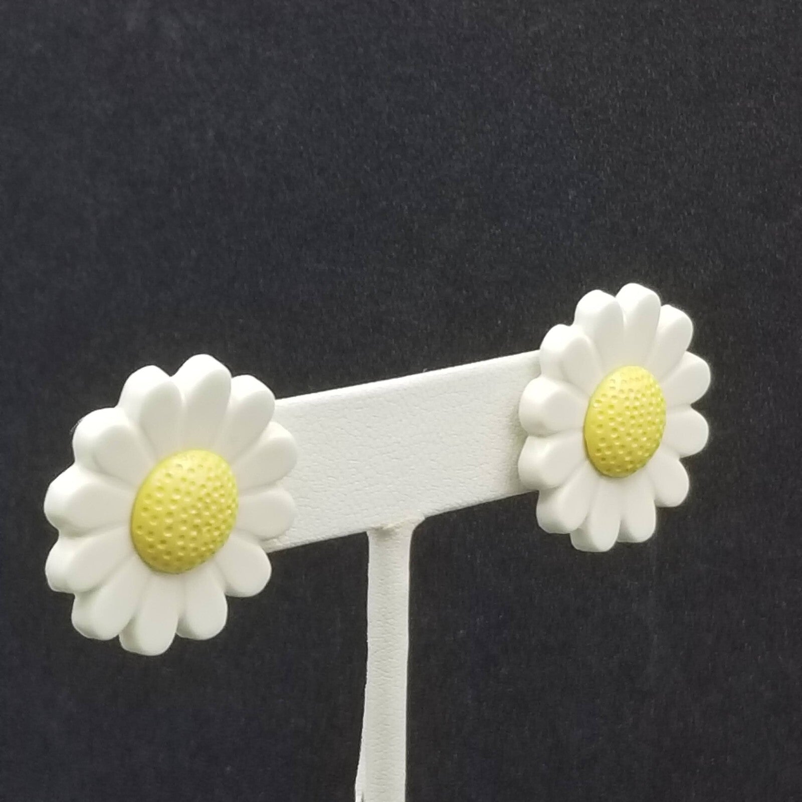 Pierced Earrings Acrylic White Flower Statement Stud 1"