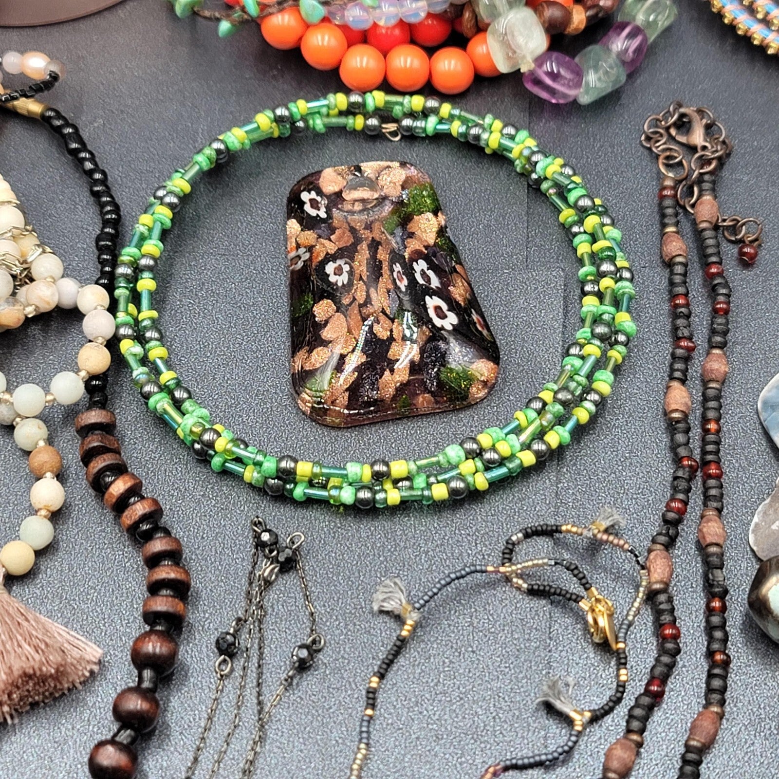 Colorful Jewelry Lot Necklaces Bracelets Pendant 48 pcs