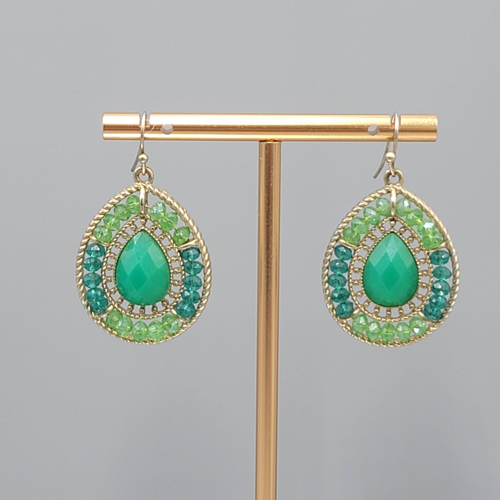 Green Bead Teardrop Pierced Earrings Gold tone Dangle 1.25 in