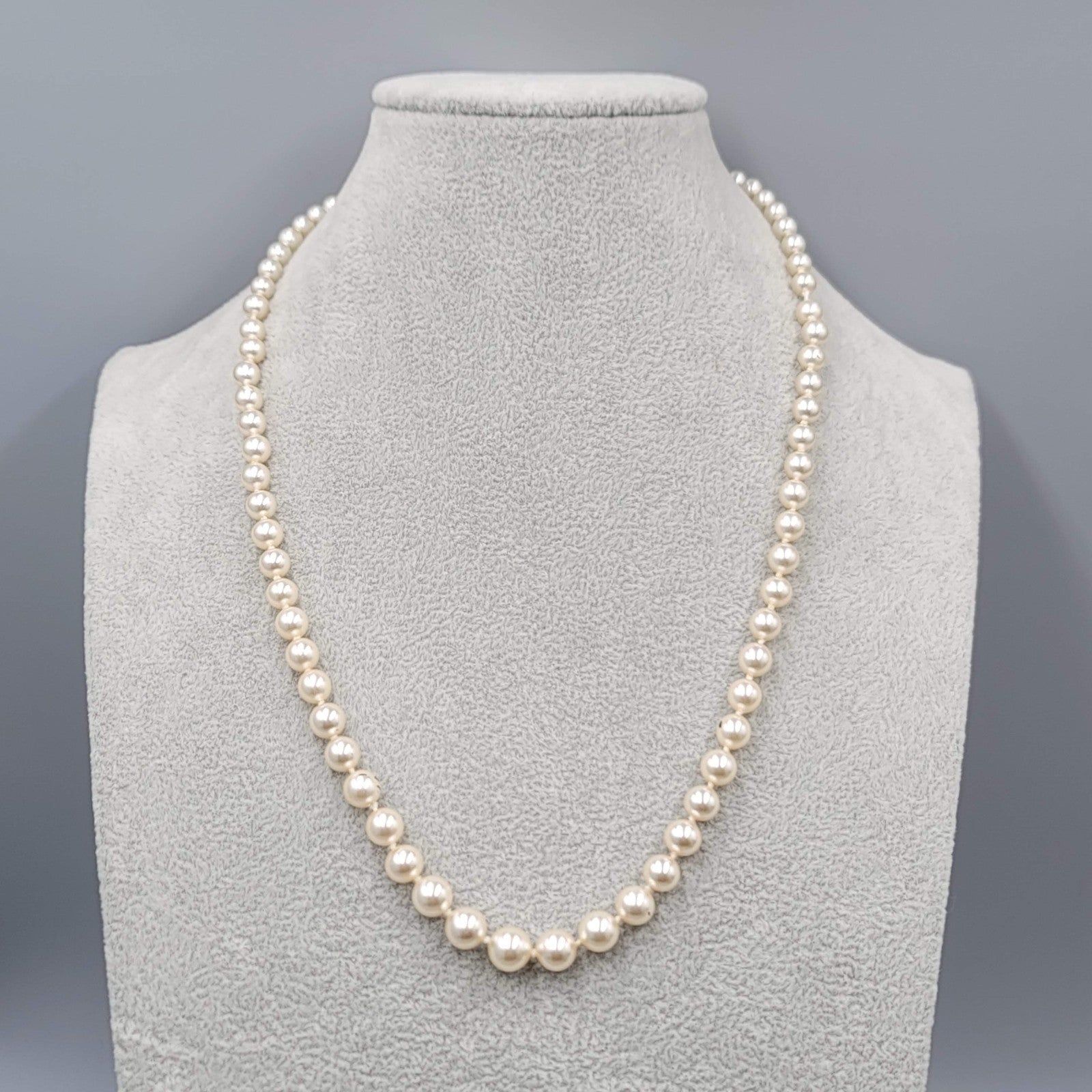Vintage Graduated Faux Pearl Necklace Filigree Clasp Silver tone 20"
