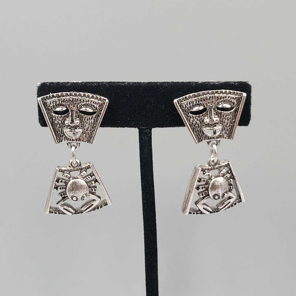 Vintage Sarah Cov Clip on Earrings Zodiac Cancer Silver toen Dangle 1.5"