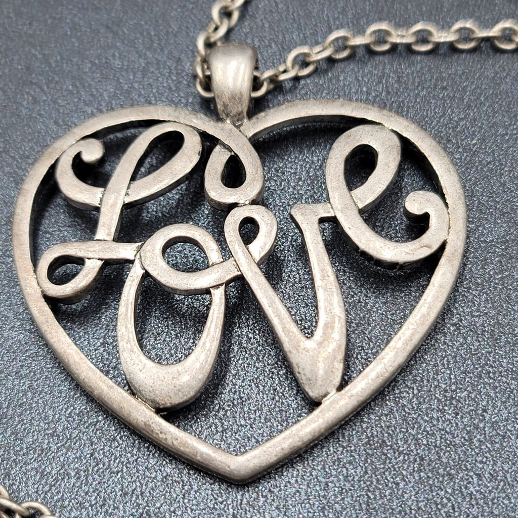AEO American Eagle Outfitters Chain Necklace Love Heart Silver Tone 30"-32"