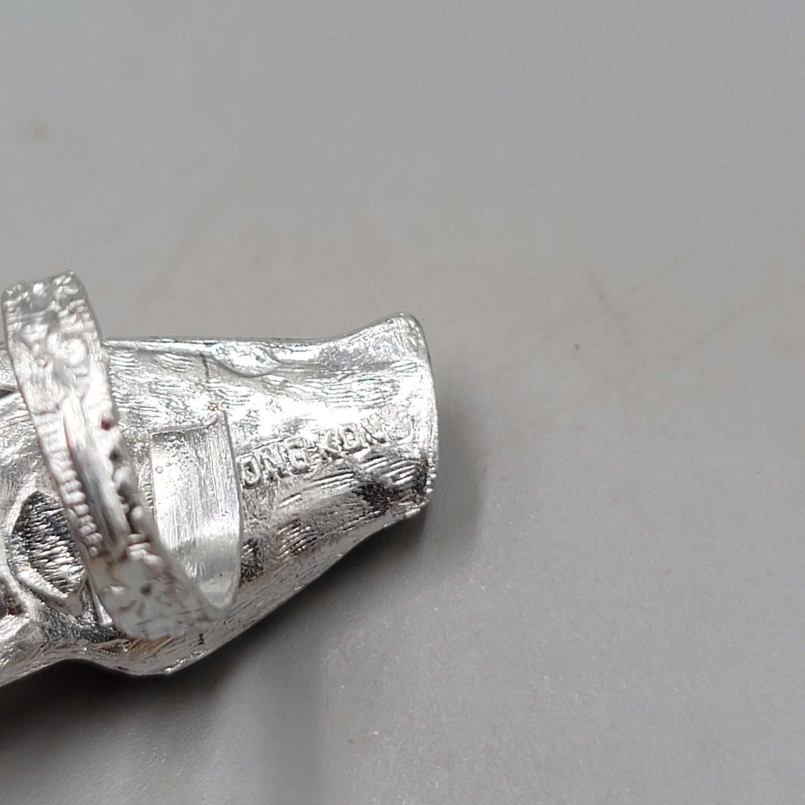 Peace Sign Hippie Vending Machine Prize Metal Ring 1960-70s NOS Silver tone Adj