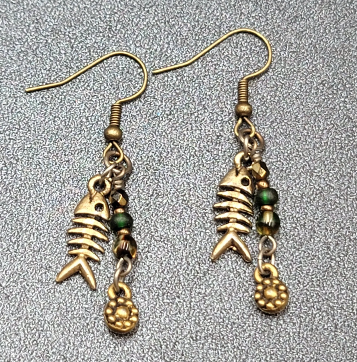 Vintage Pierced Earrings Gold tone Fish Beaded Dangle 1.25"