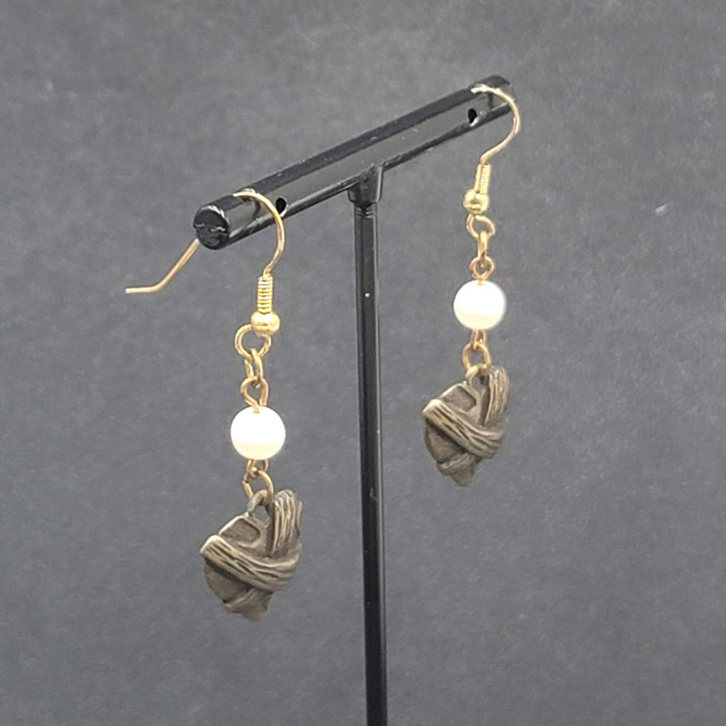 Pierced Earrings Gold tone Metal Heart White Bead Dangle 1.5"
