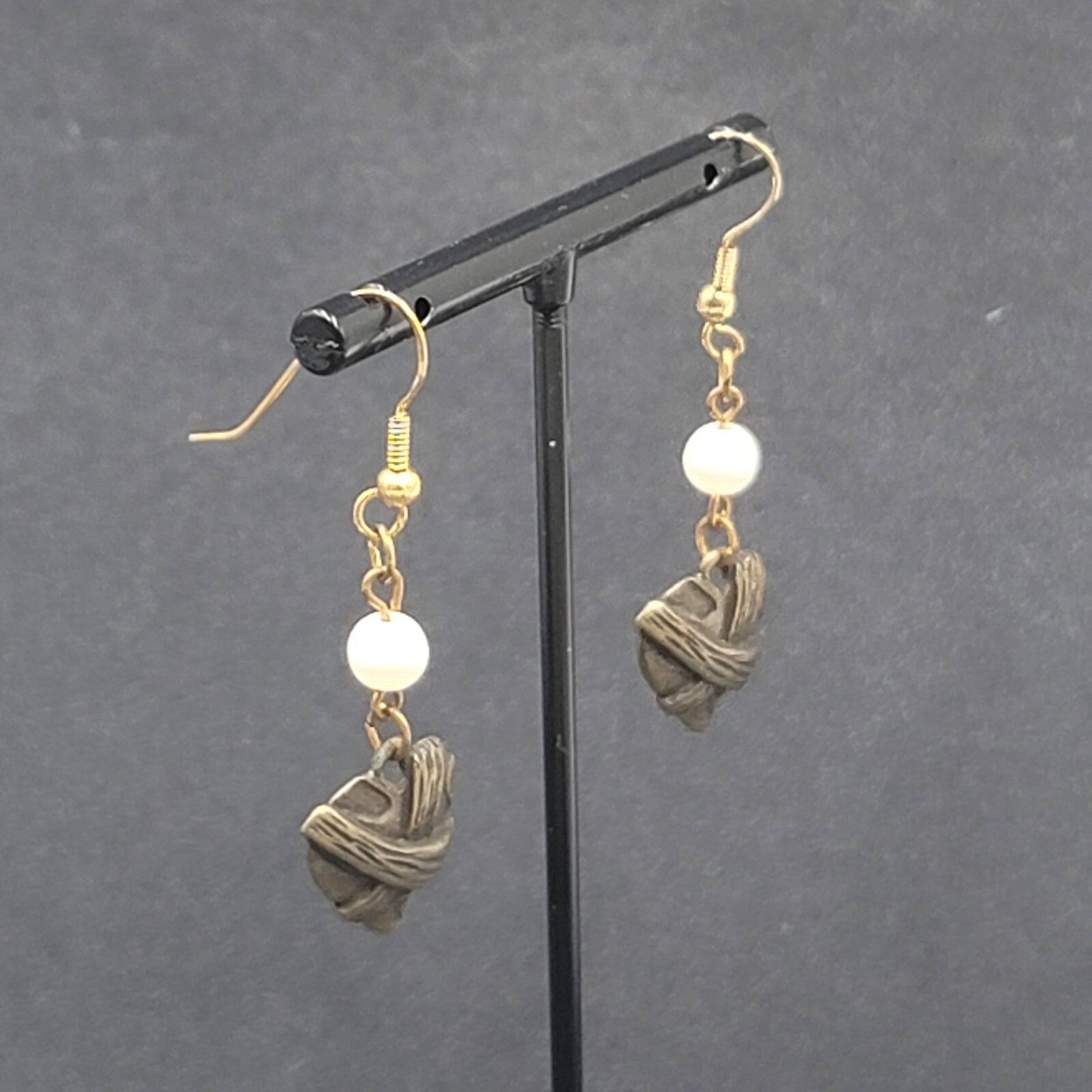 Pierced Earrings Gold tone Metal Heart White Bead Dangle 1.5"
