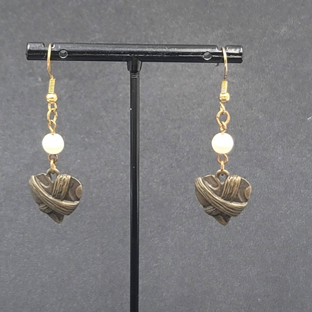 Pierced Earrings Gold tone Metal Heart White Bead Dangle 1.5"