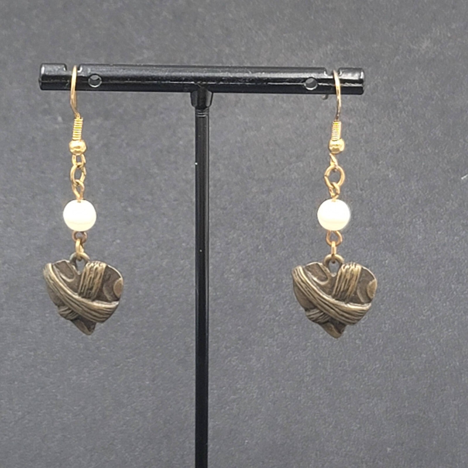 Pierced Earrings Gold tone Metal Heart White Bead Dangle 1.5"