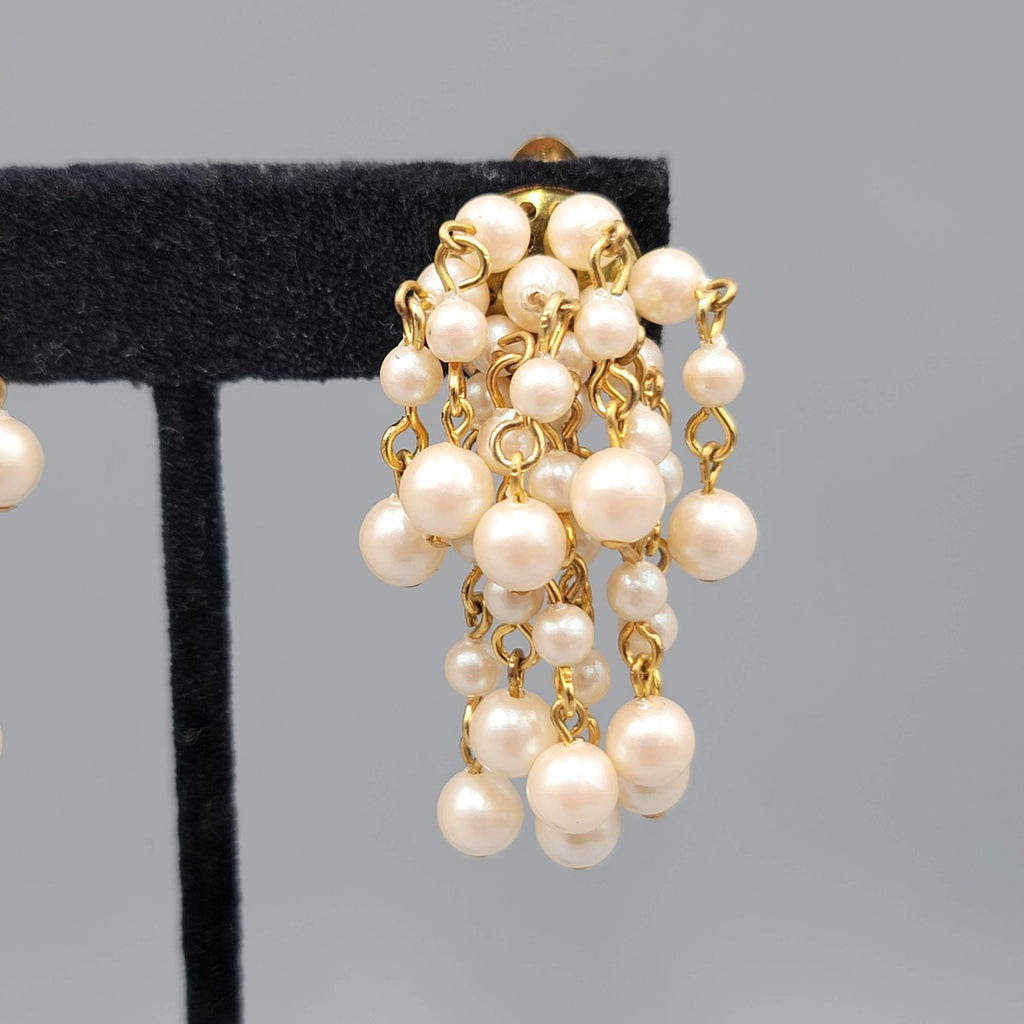 Vintage White Bead Cluster Waterfall Clip on Earrings Gold tone Dangle 1.75 in