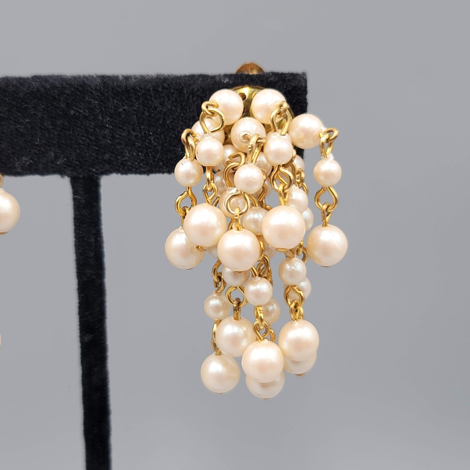 Vintage White Bead Cluster Waterfall Clip on Earrings Gold tone Dangle 1.75 in