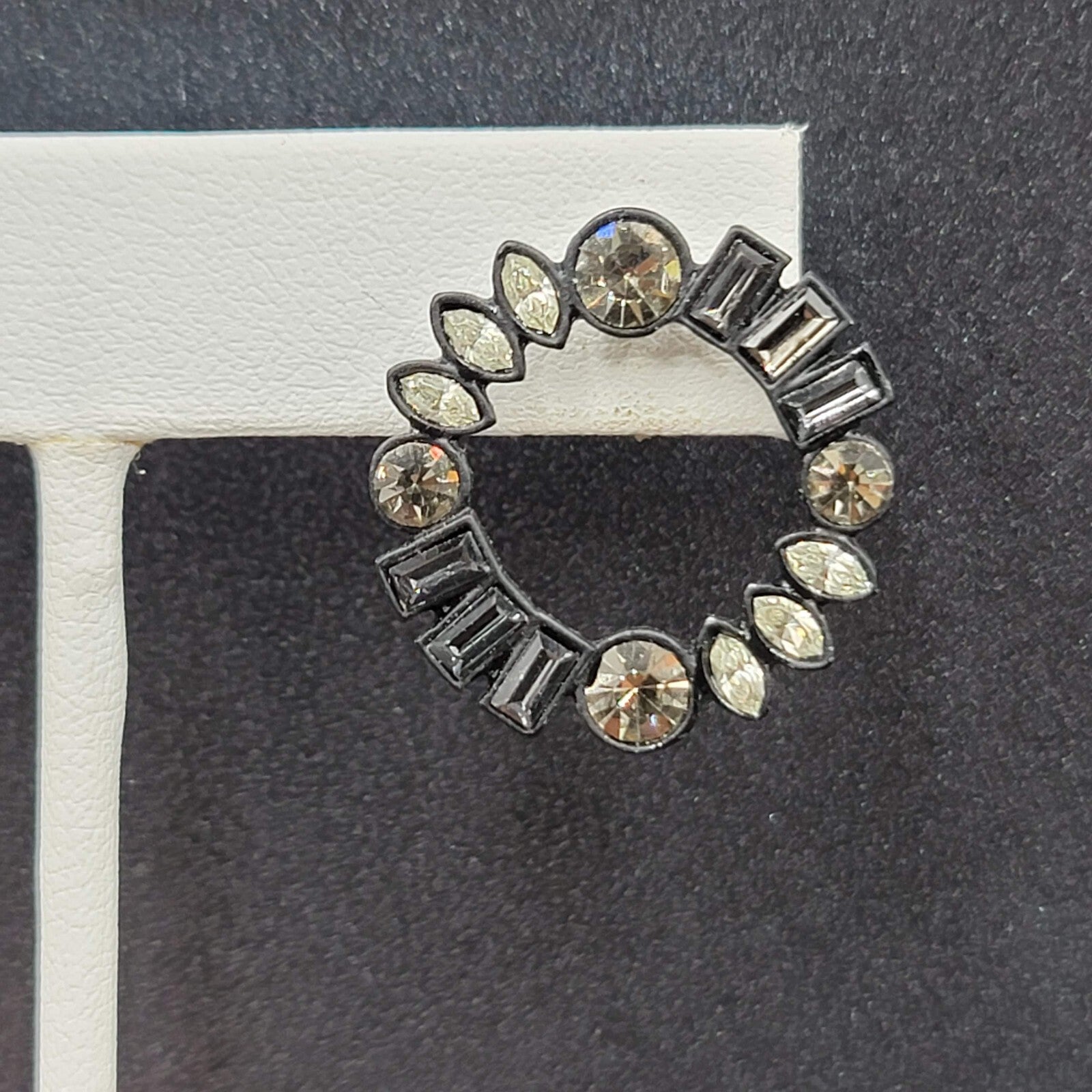 Pierced Earrings Black Circle Clear Gray Rhinestone Wreath 7/8"