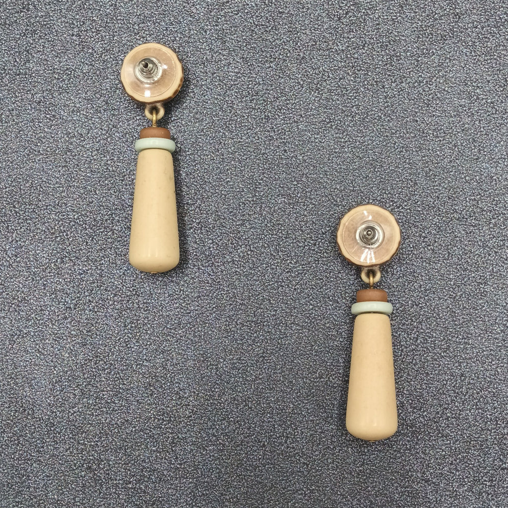 Vintage Pierced Earrings Acrylic Beaded Dangle Tans Browns 1.75 in
