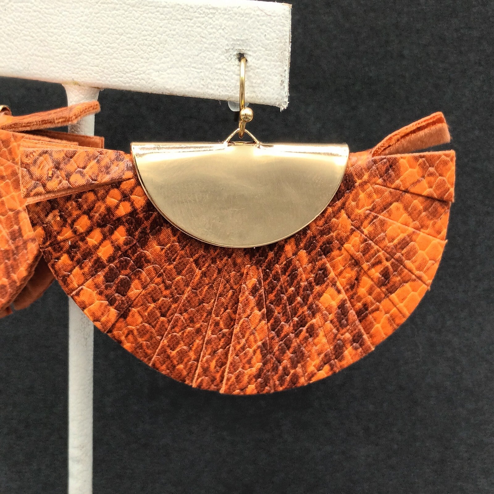 Pierced Earrings Orange Snake Skin Print Tassel Fan Gold tone Dangle 1.5"