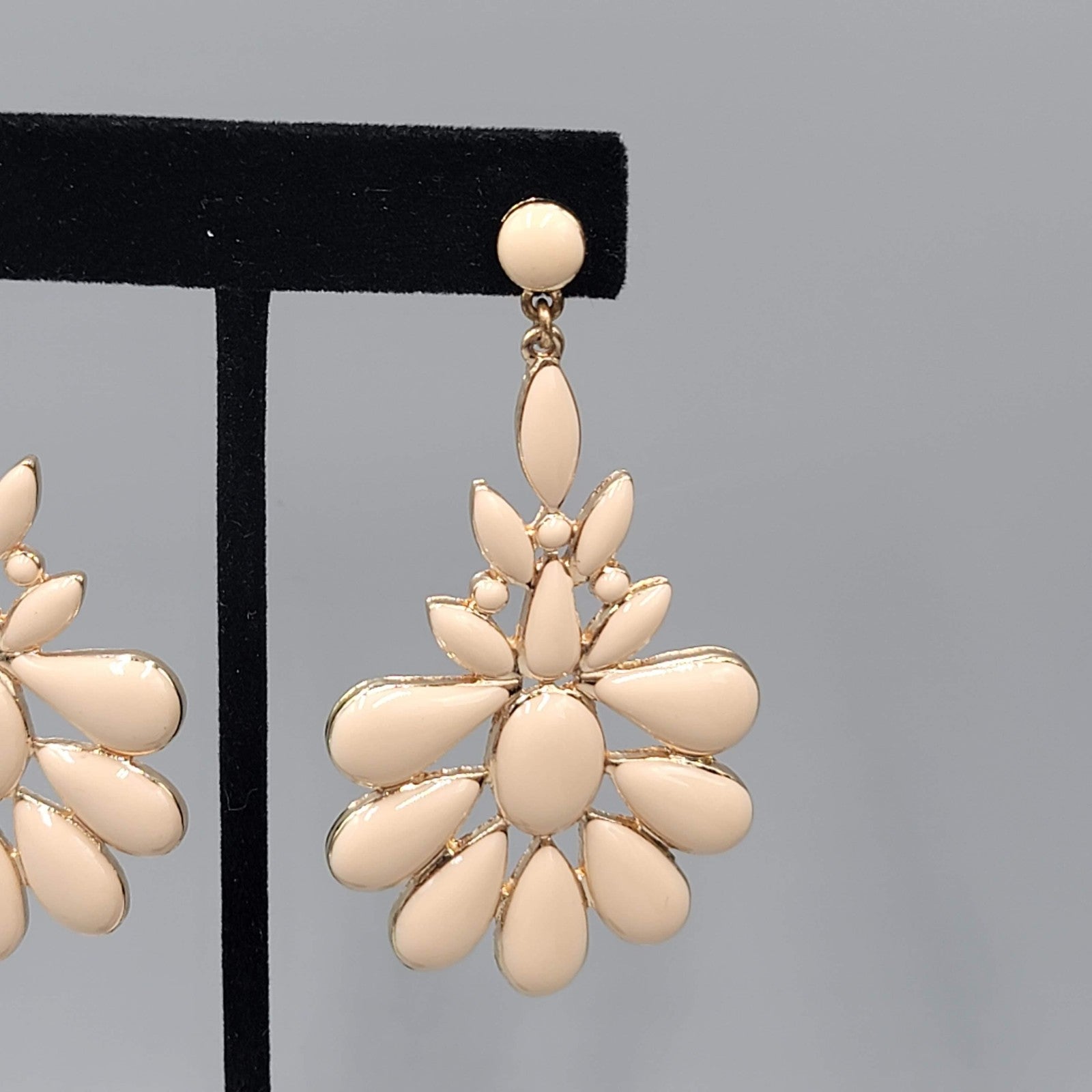 Large Statement Dangle Pierced Earrings Gold Tone Beige Cream 3"