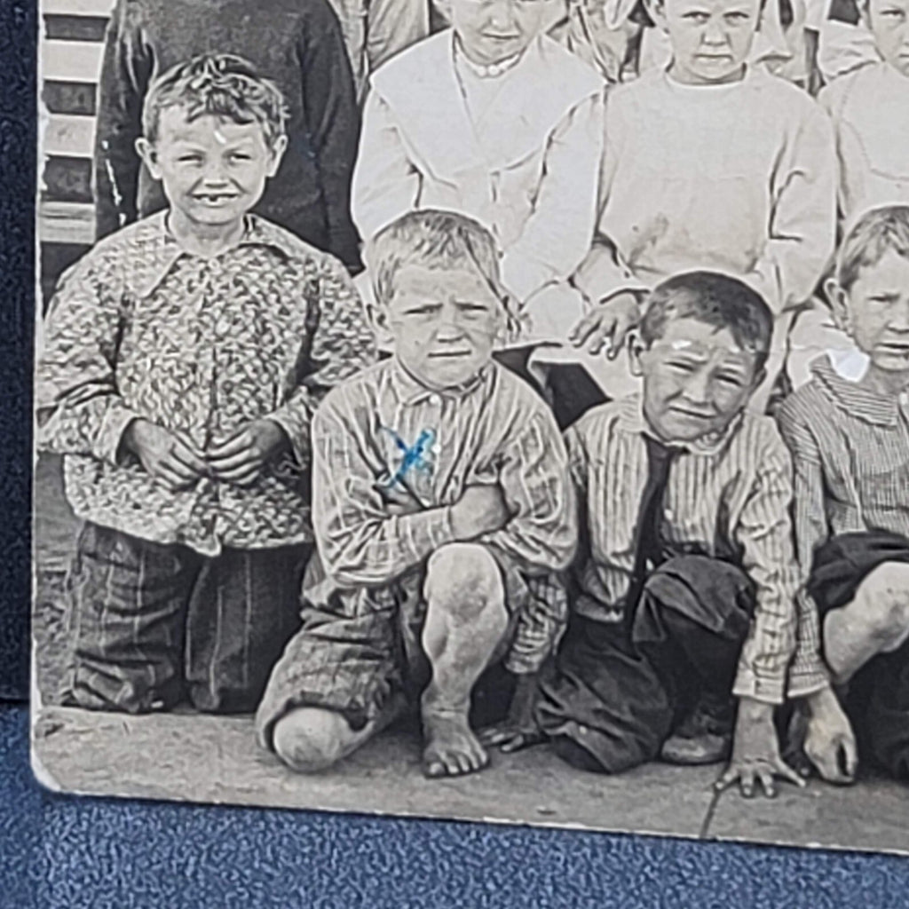 Antique RPPC Photo Postcard Kids Boys Girls School First GradeClass Photo 1911