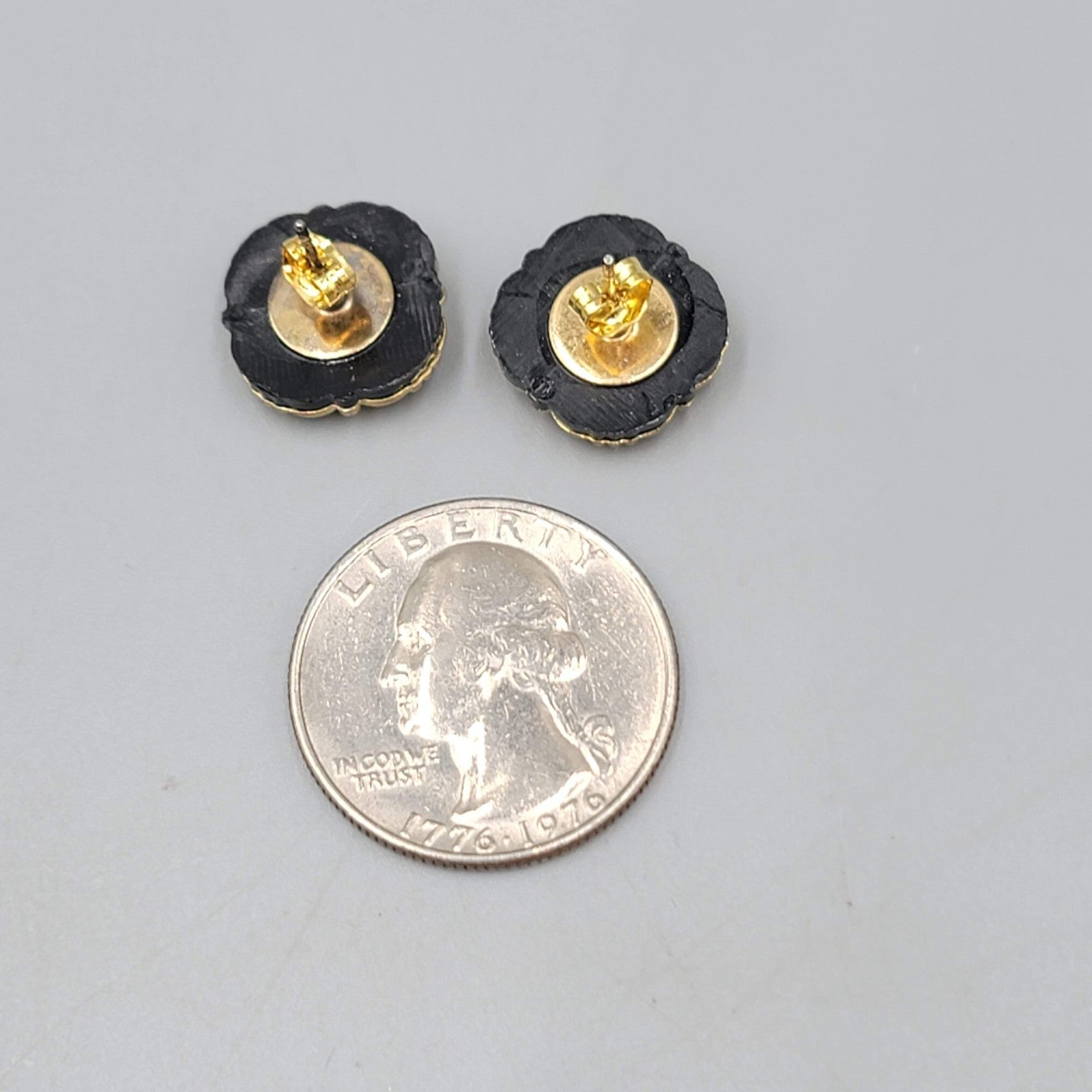 Vintage Stud Pierced Earrings Black and Gold tone  1/2"