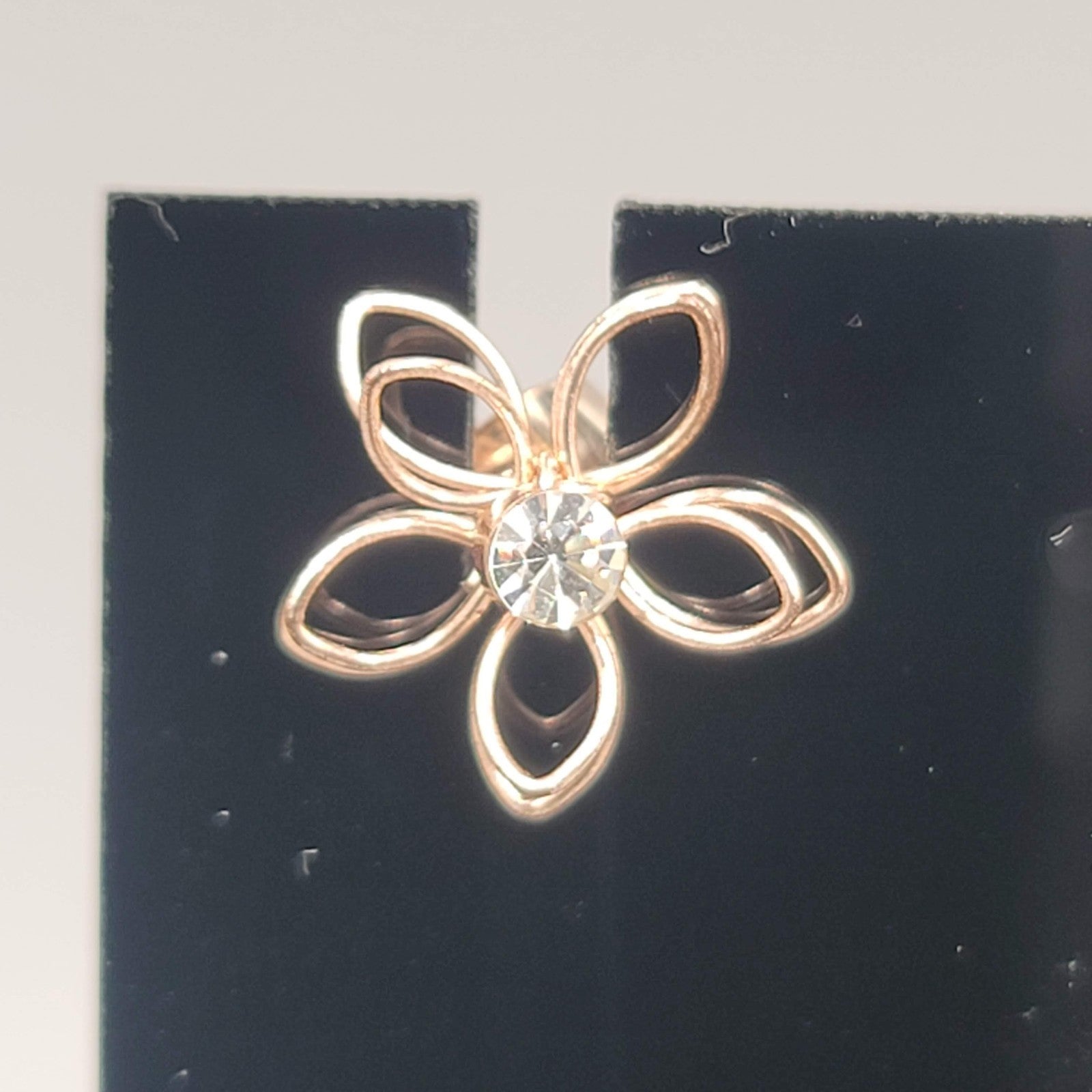 Wire Flower Stud Pierced Earrings Crystal Gold tone 1/2"